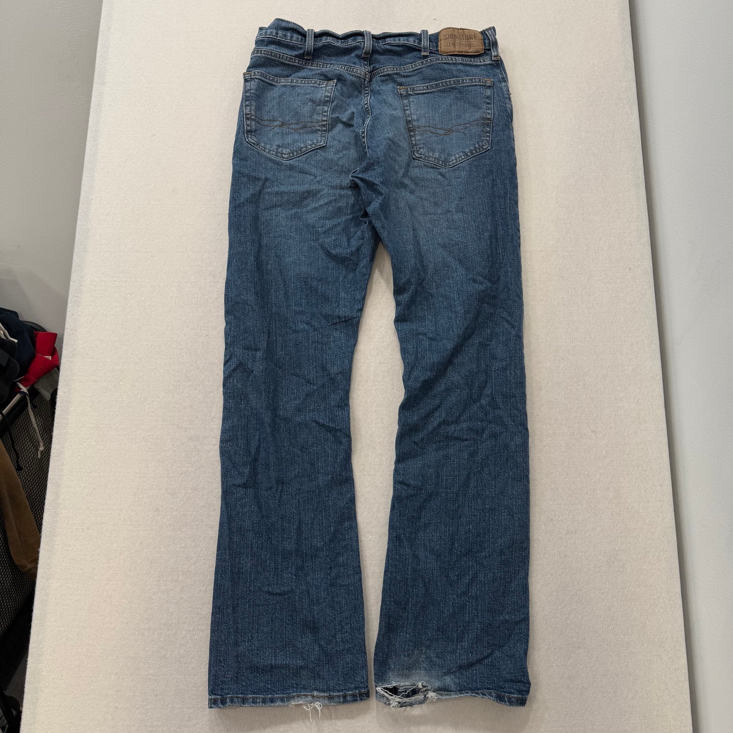 Levi’s Signature Bootcut Blue Denim Jeans Y2K Classic Straight Leg Pants