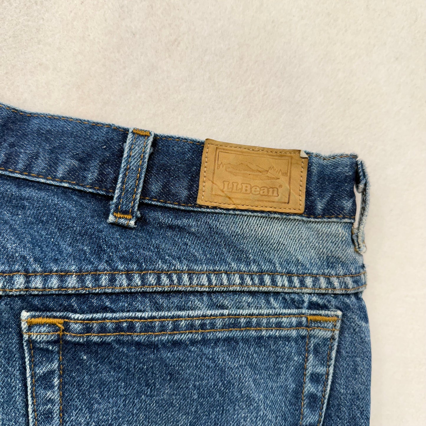 L.L.Bean Mens Medium Blue Whiskering Denim Straight Leg Jeans Streetwear Size 35
