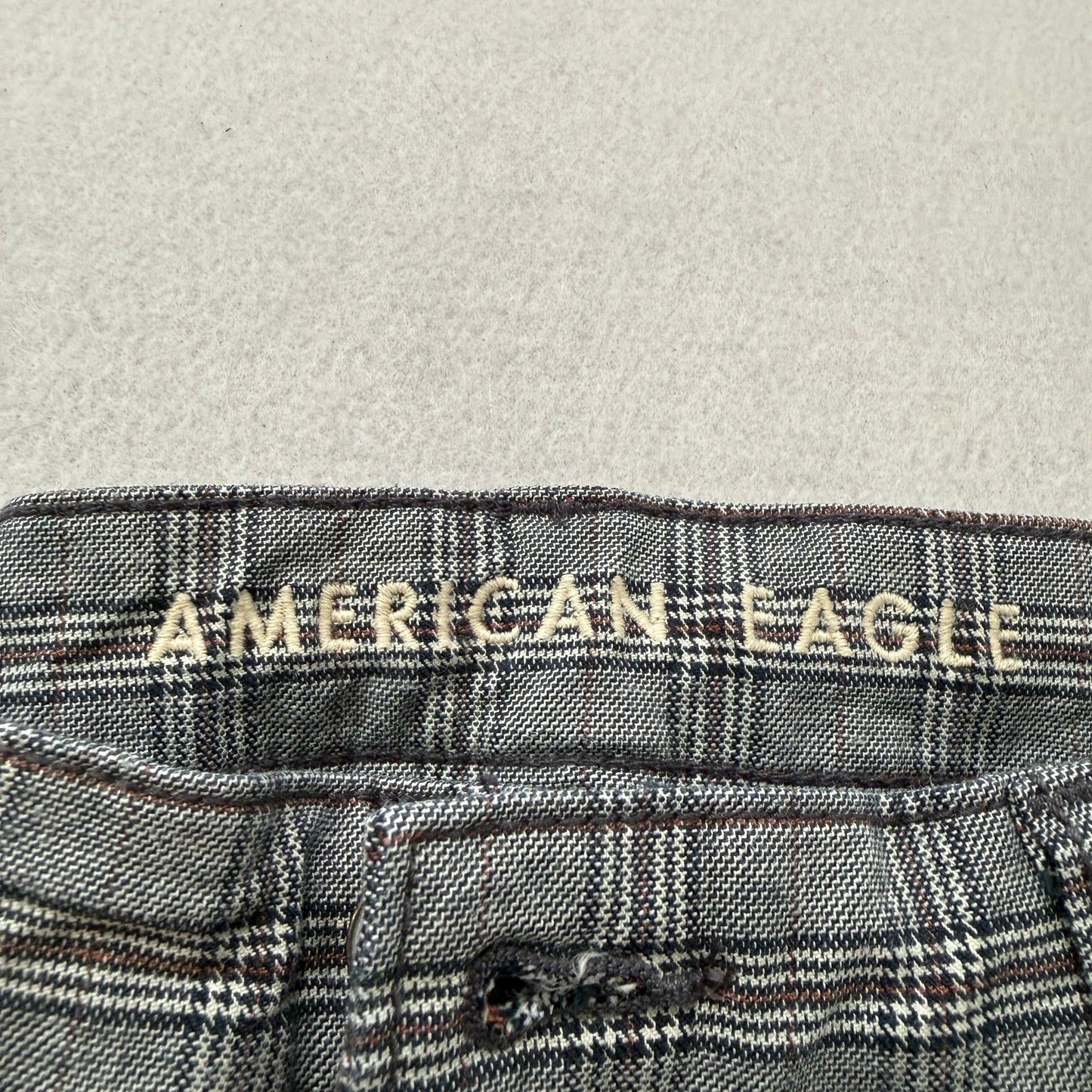 American Eagle Men's Grey Plaid Straight Leg Pants Pockets Classic Y2K Size W32