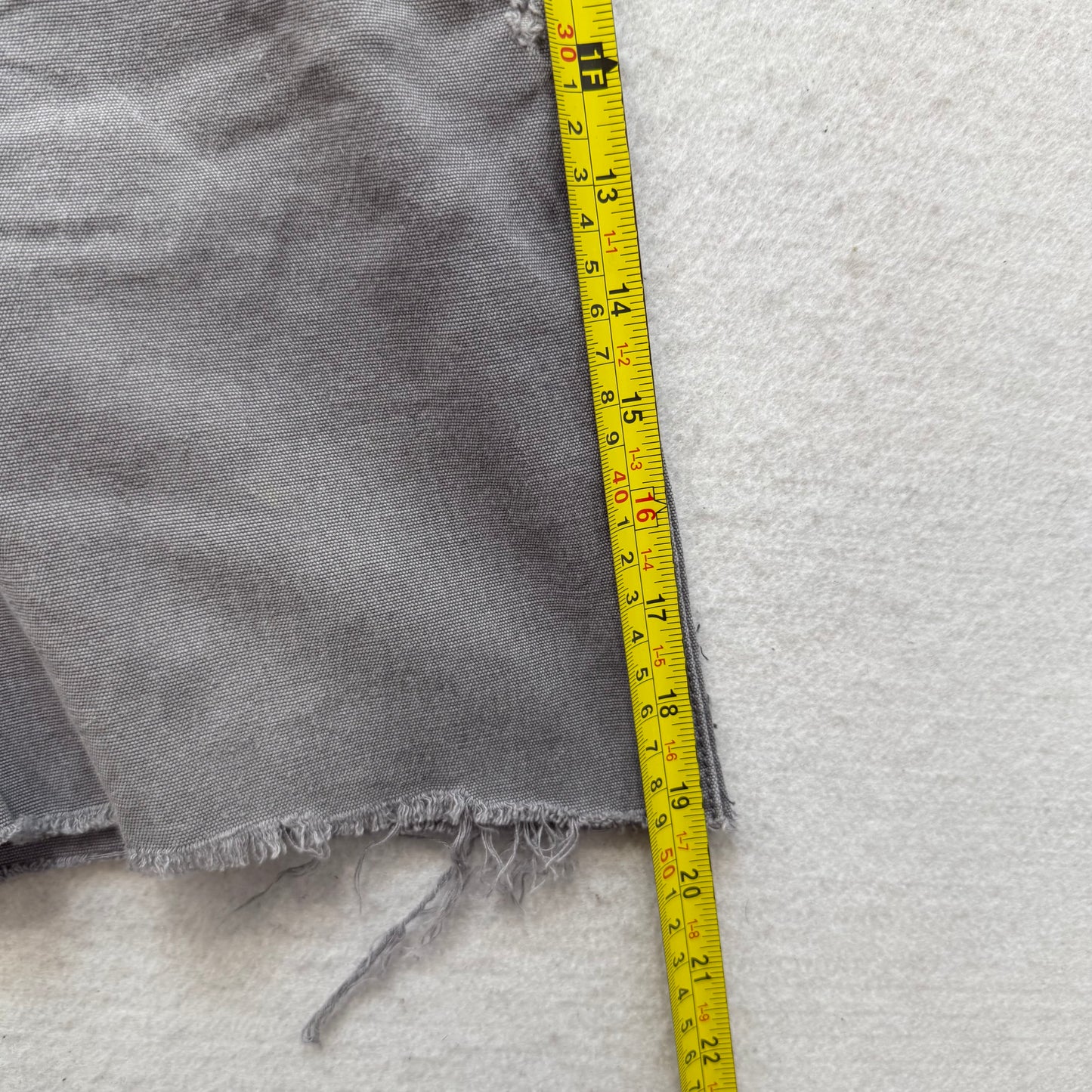 Carhartt Men's Charcoal Gray Canvas Carpenter Shorts Frayed Hem Workwear Size 36