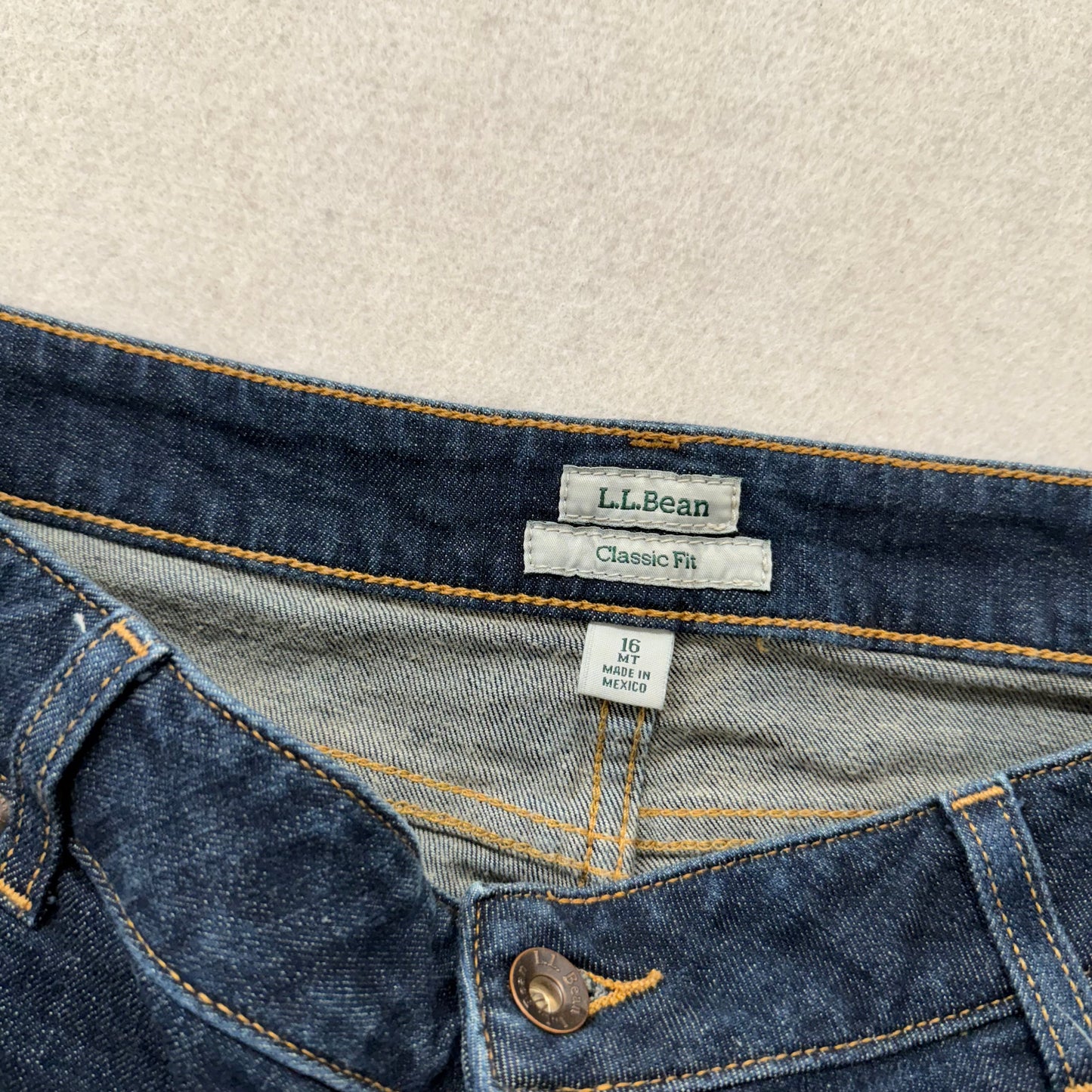 L.L.Bean Everyday Women's Blue Denim Bootcut Jeans High-Rise Classic Fit Size 16