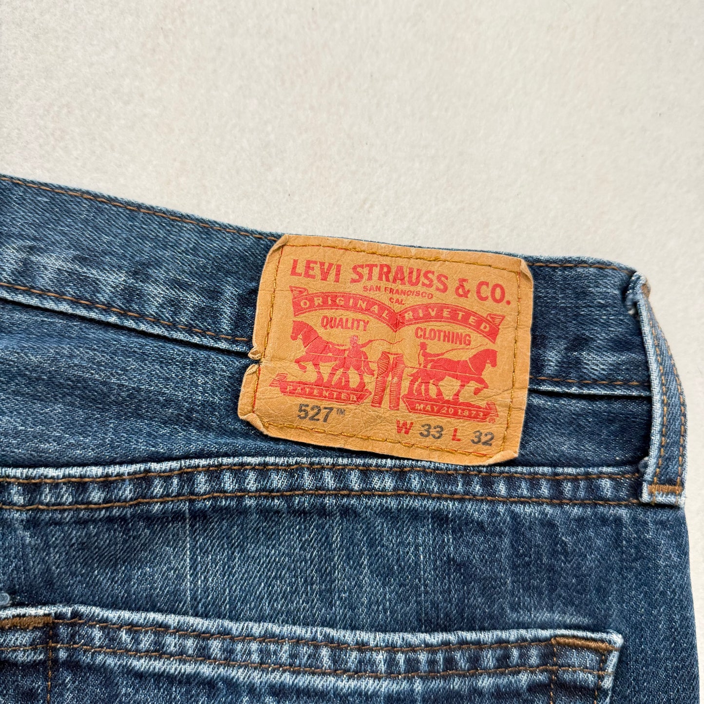 Levi's Strauss & Co. 527 Women's Medium Blue Denim Low Bootcut Jeans Size 33