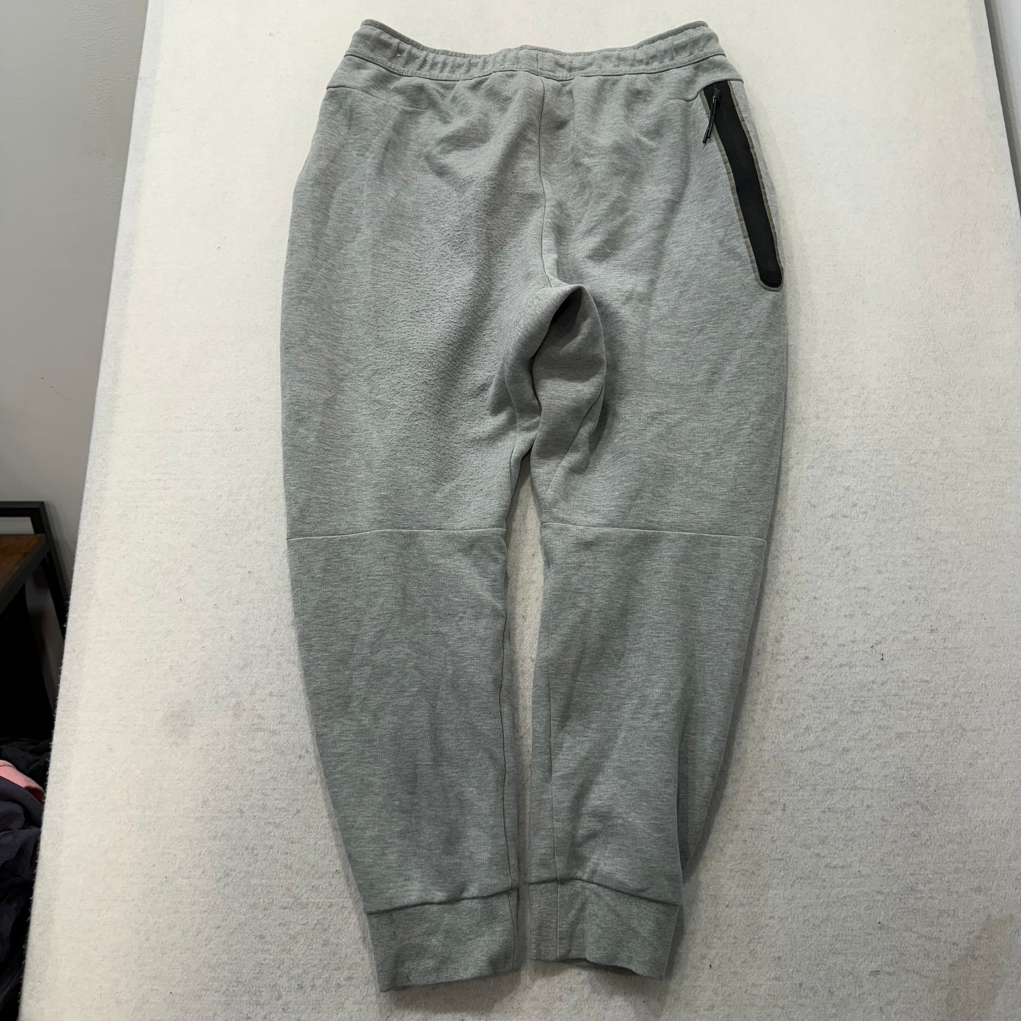 Nike Tech Men's Heather Gray Fleece Joggers Zipper Pockets Swoosh Logo Size L