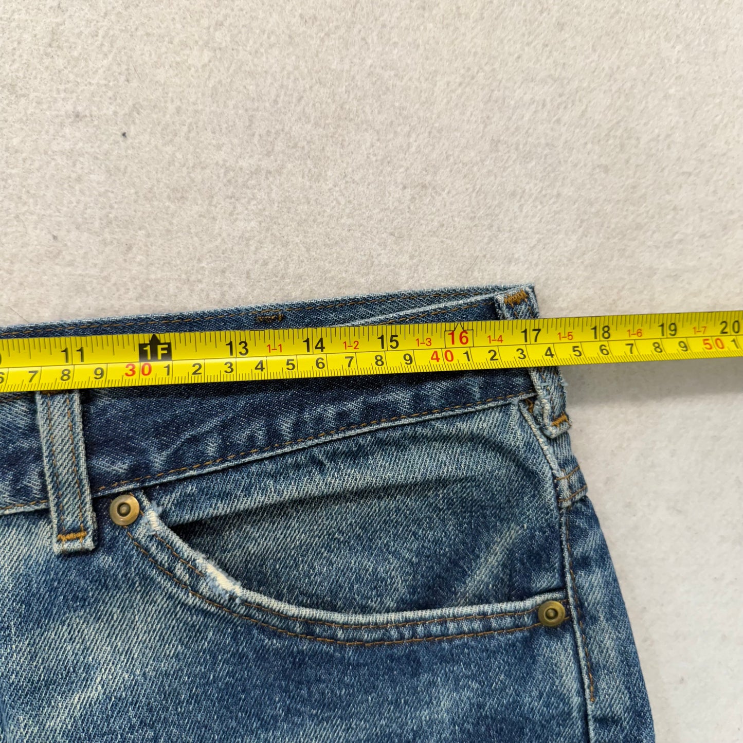 L.L.Bean Mens Medium Blue Whiskering Denim Straight Leg Jeans Streetwear Size 35