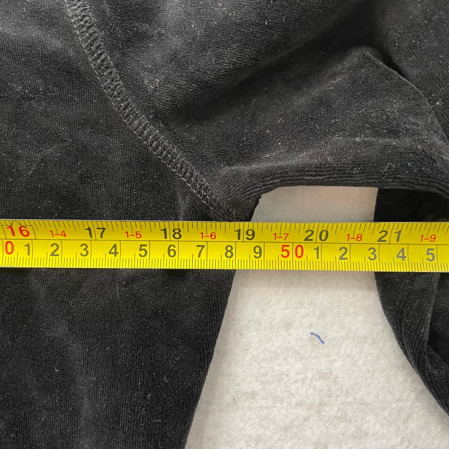 Vintage Juicy Couture Women Black Velour Zip-Up Hoodie Loungewear Pockets Size S