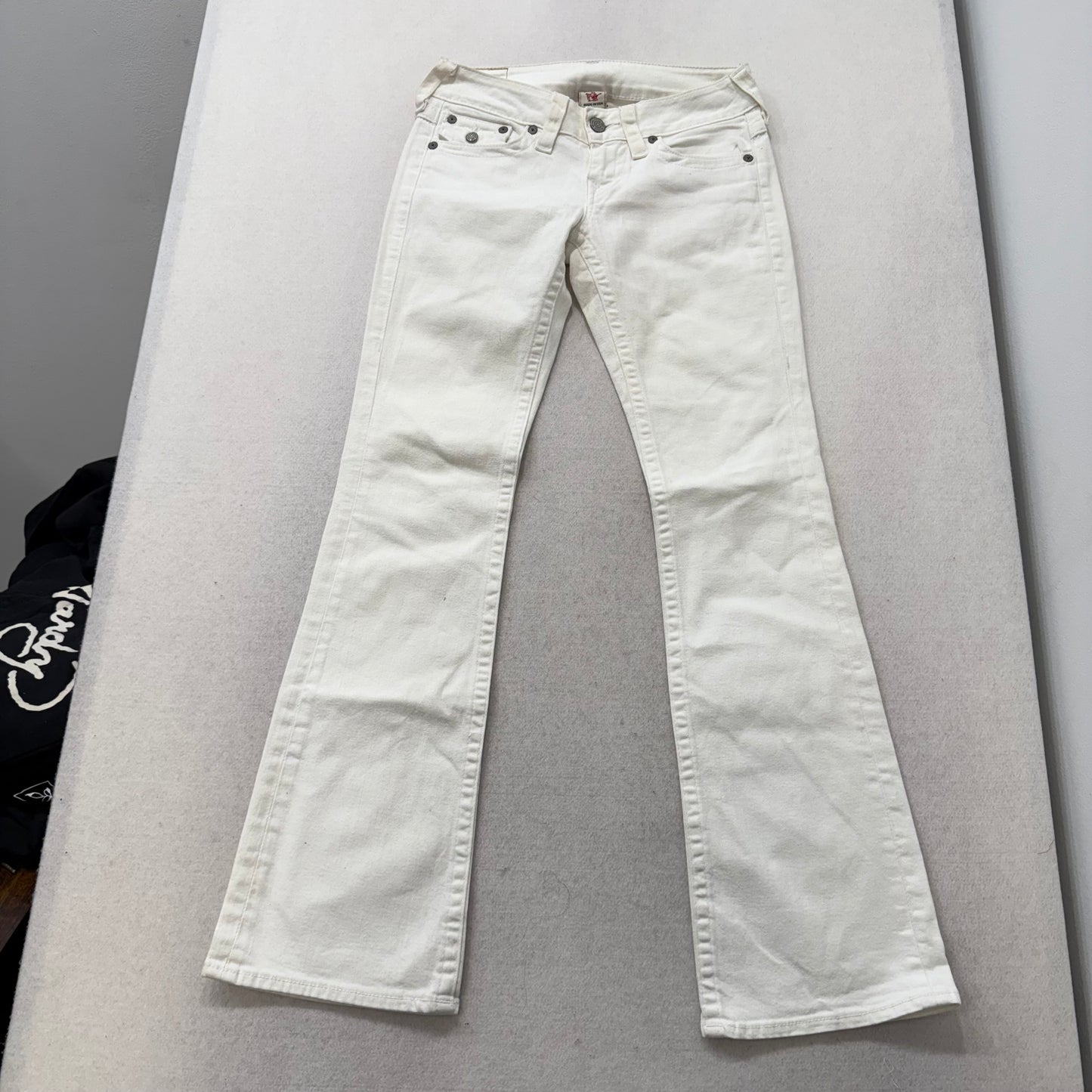True Religion White Denim Flared Jeans Back Snap Pockets Mid Rise Size 28