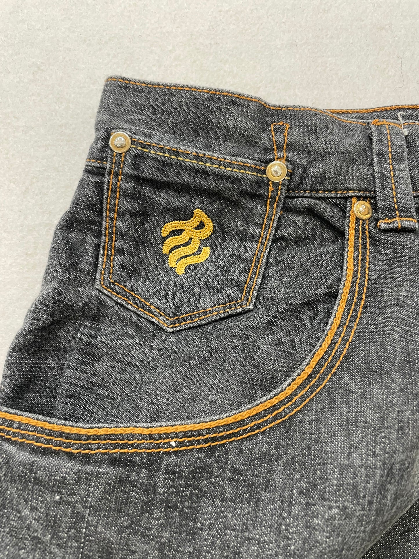 Rocawear Black Denim Jeans Straight Leg Embroidered Logo Back Pocket Size 48