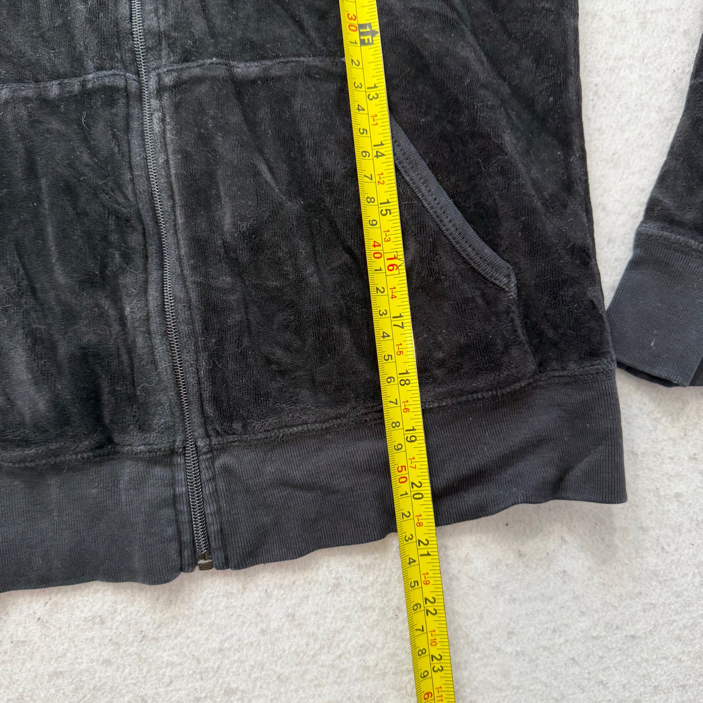 2003 Vintage Juicy Couture “Scottie Dog” Women Black Velour Zip Up Hoodie Size M