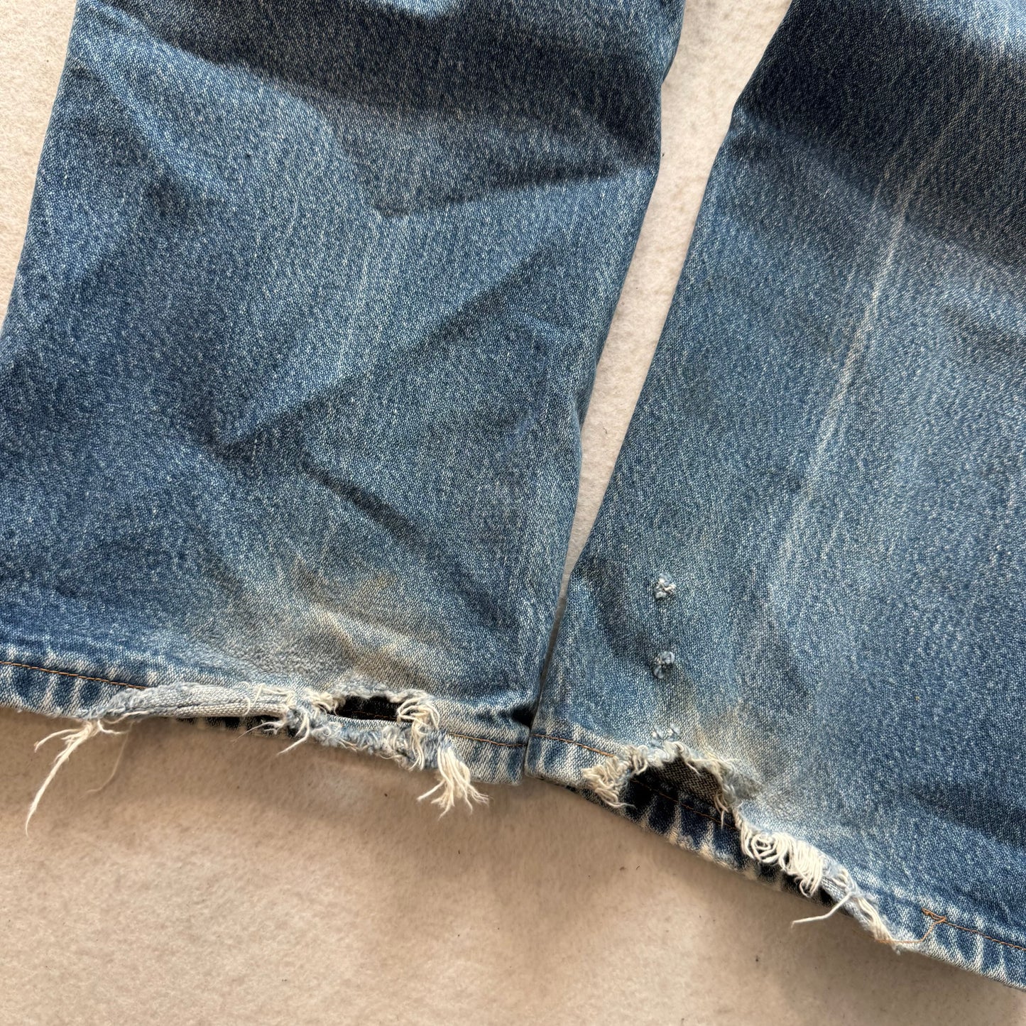 Wrangler 47MWZ Men's Blue Denim Jeans Medium Wash Distressed Regular Fit Size 36