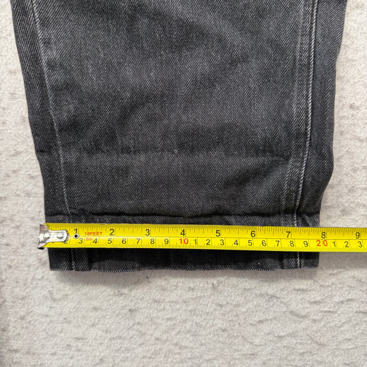 Uniqlo U Men's Black Denim Relaxed Fit Jeans Zip-Fly Pockets Classic Size W28