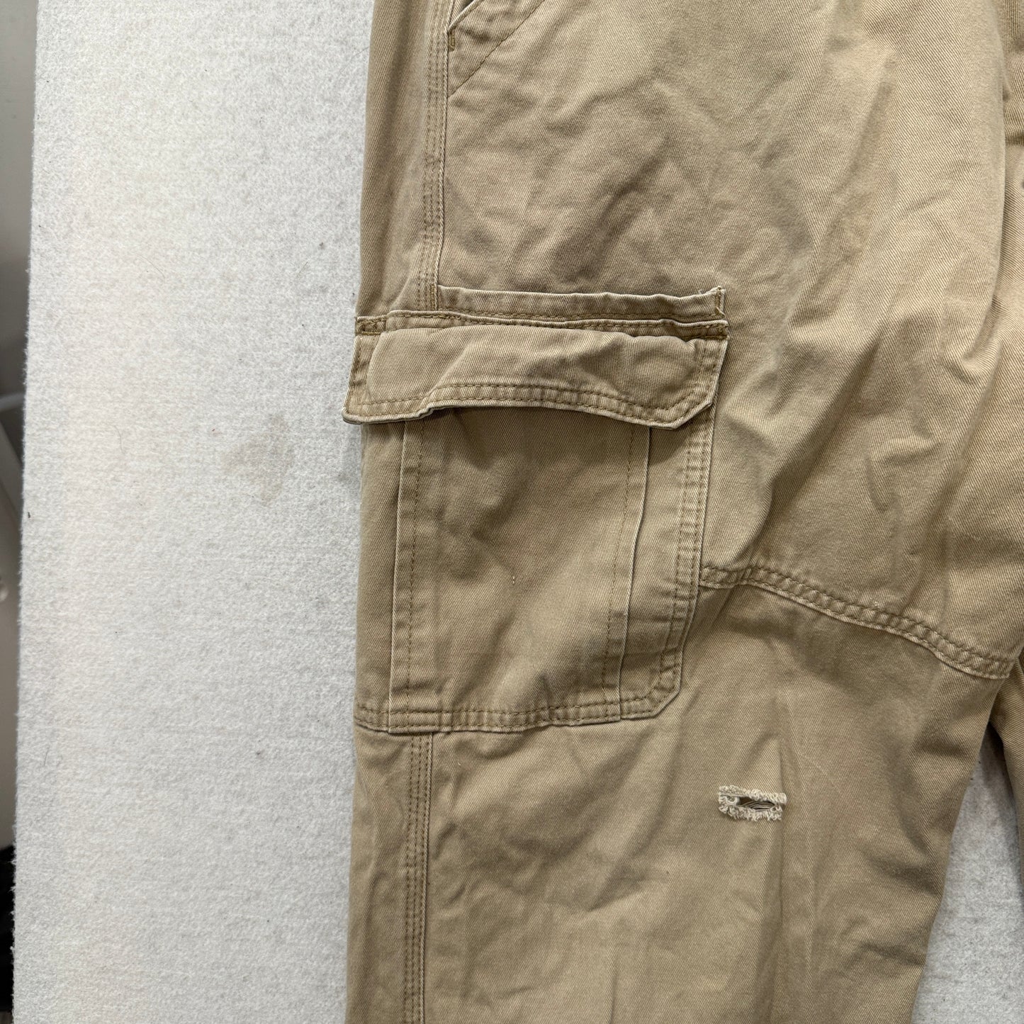 Wrangler Men's Khaki Cotton Relaxed Fit Cargo Pants Distressed Pocket Size 38x32