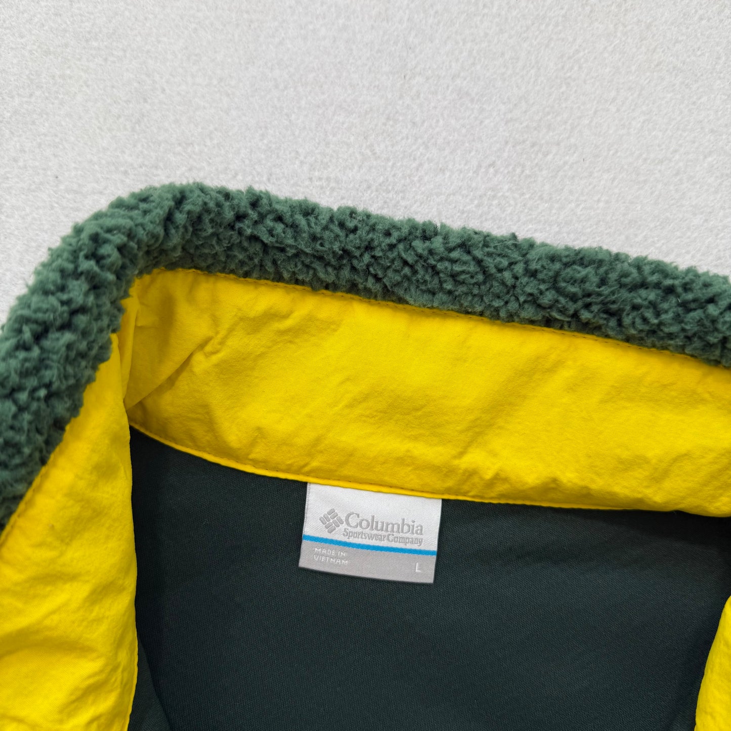 Columbia Oregon Ducks Mountain Side Women's Green Sherpa Fleece Jacket Size L