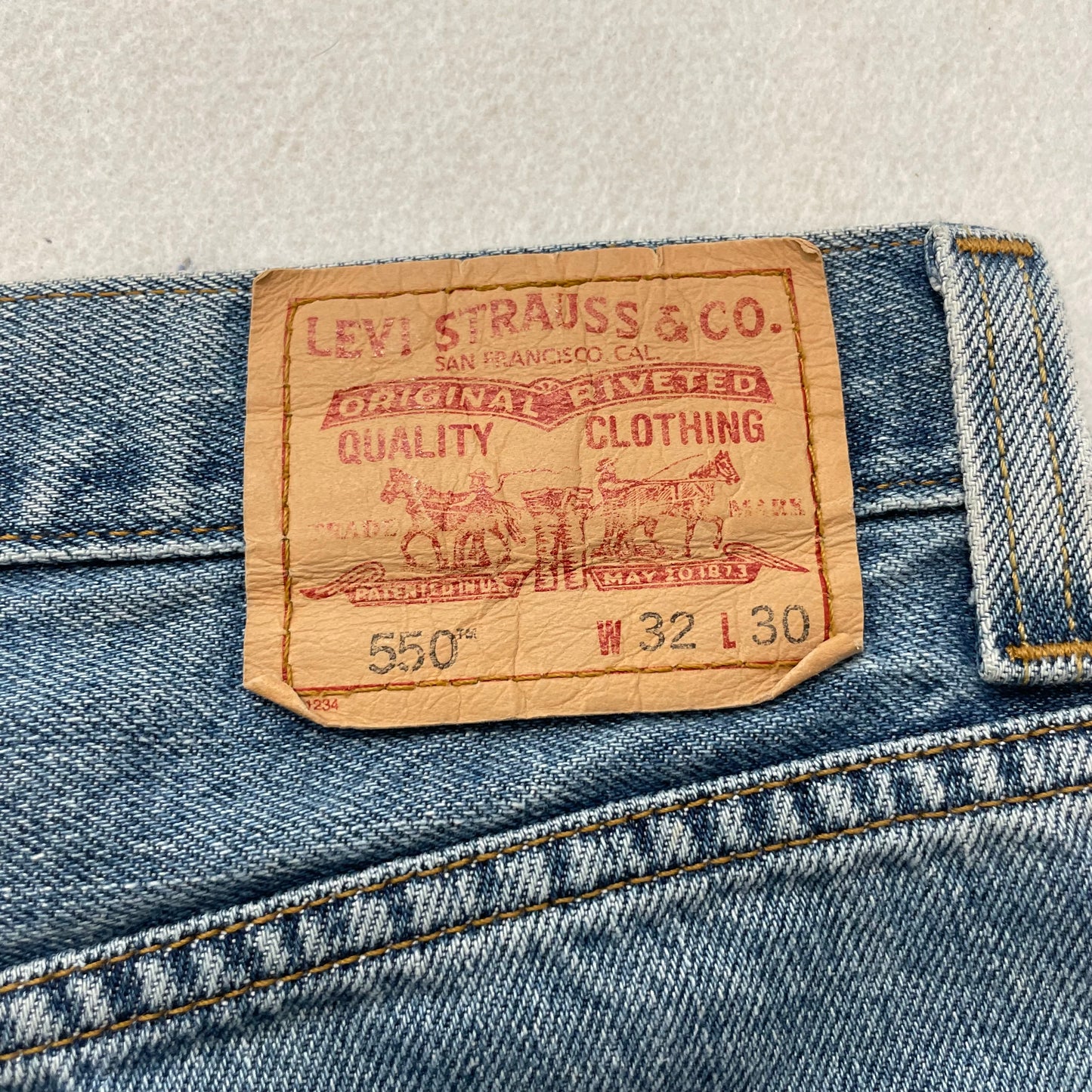 Levi's 550 Men's Blue Denim Straight Baggy Jeans Mid Rise Relaxed Fit Size 32x30