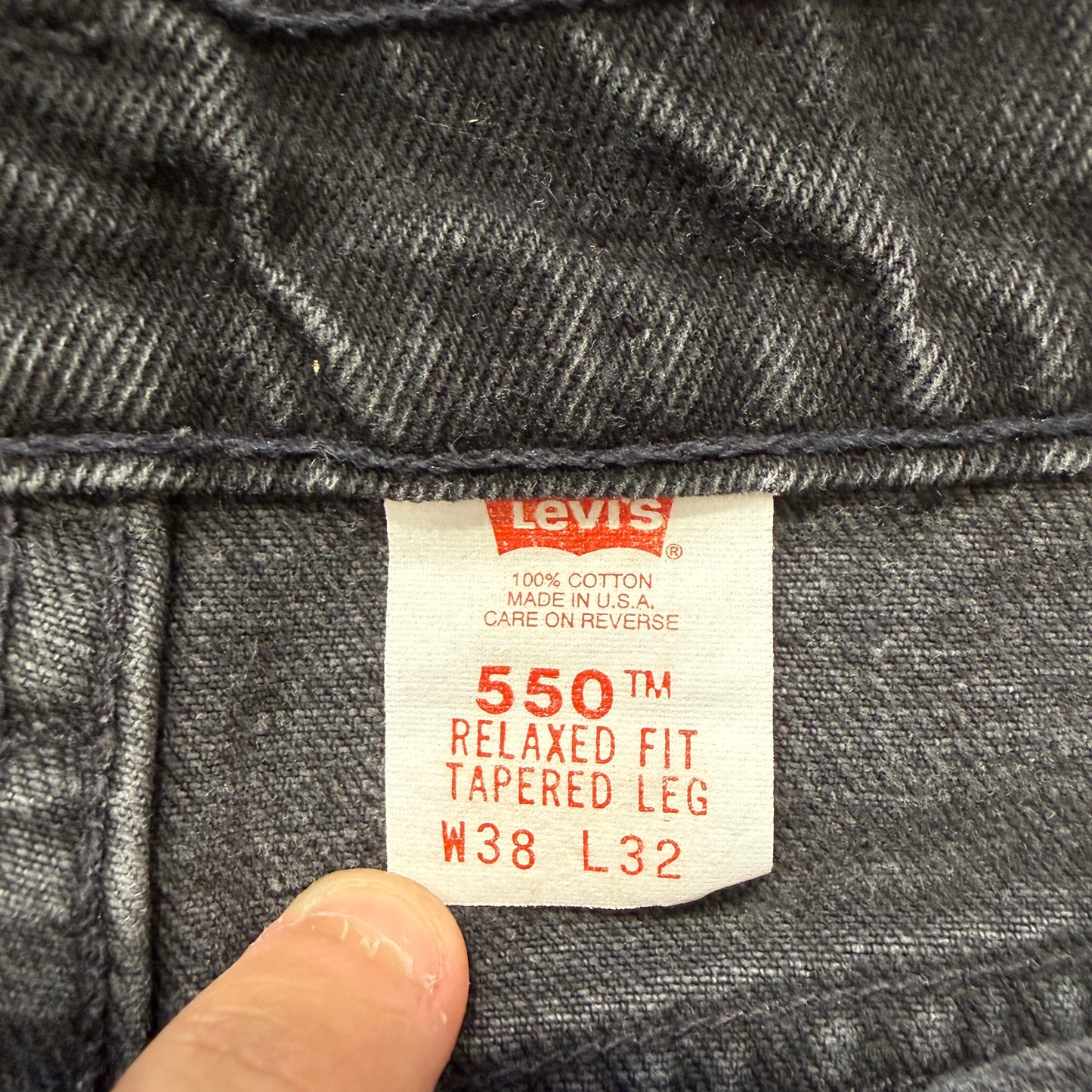Vintage Levi's 550 Men's Black Tapered Leg Denim Jeans Relaxed Fit Size W38xL32