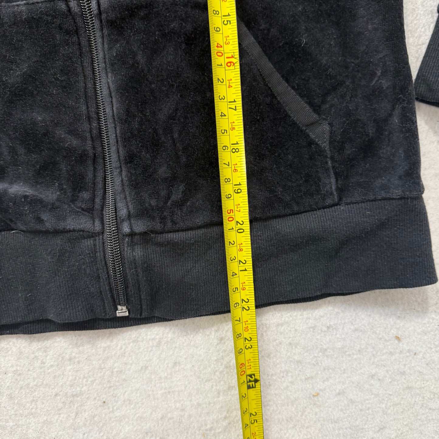 Vintage Juicy Couture Women's Black Velour Zip Up Hoodie Loungewear Y2K Size L