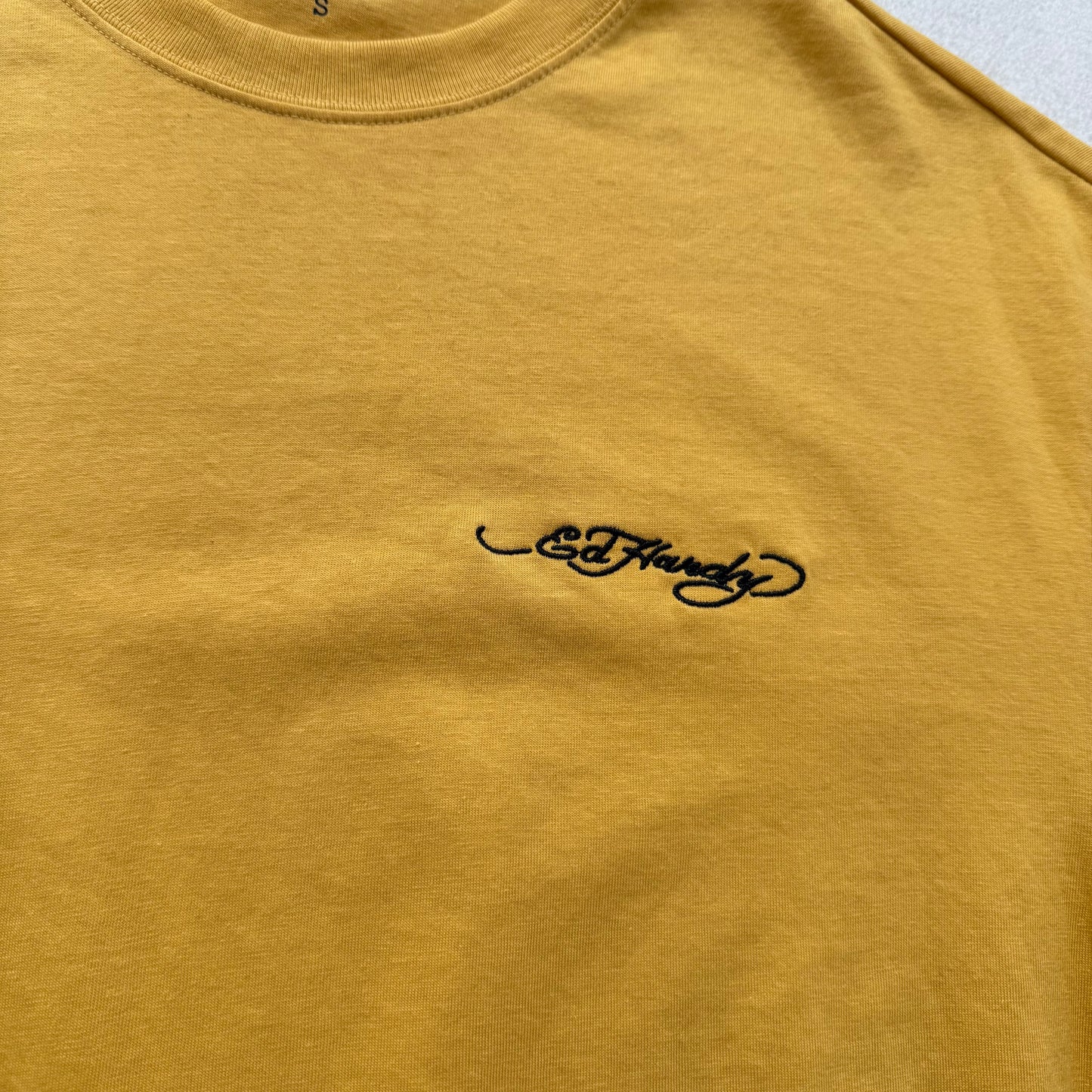 ED HARDY BLACK EMBROIDERED YELLOW TEE