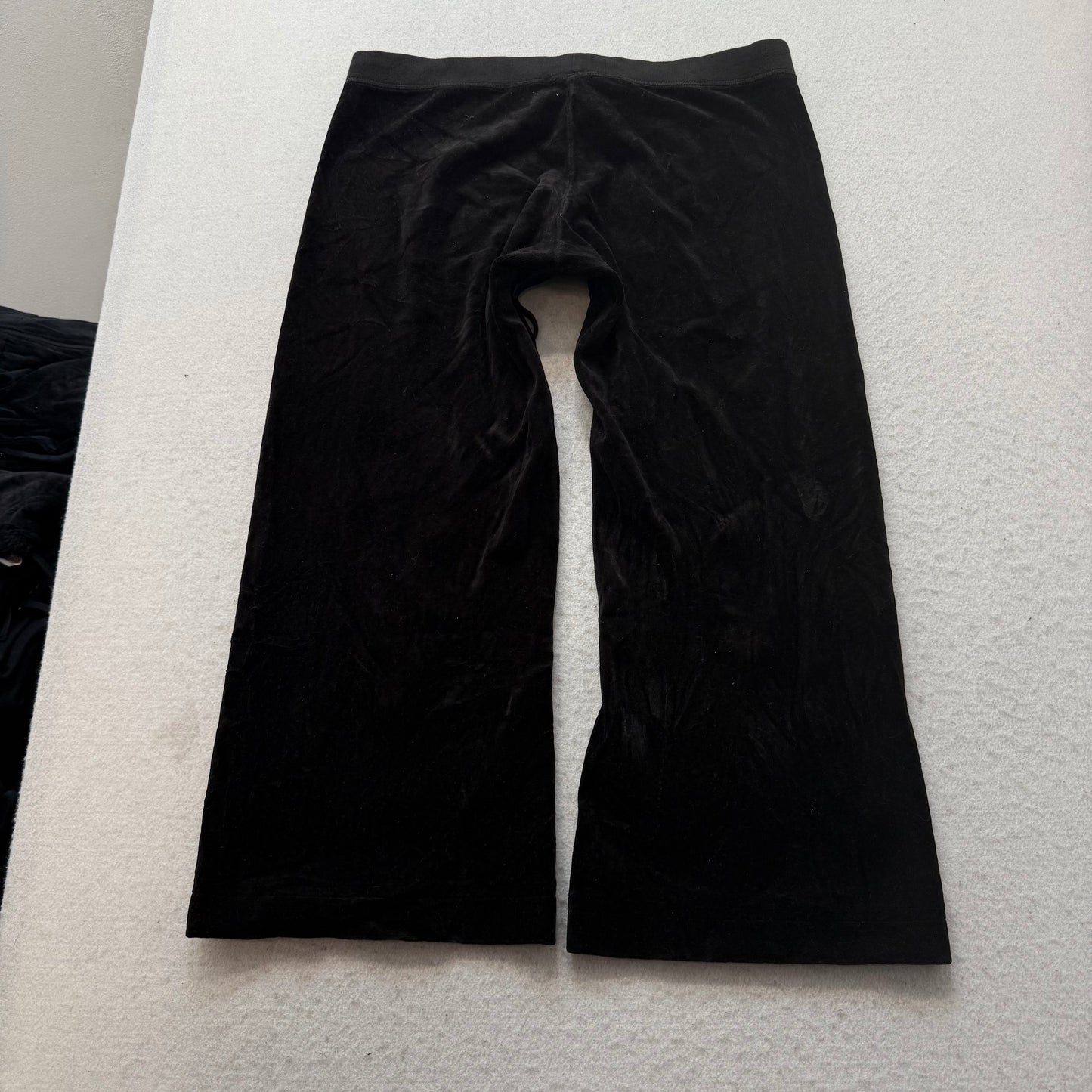 2003 Vintage Juicy Couture Women's Black Velour Hoodie & Capri Pant Set Size L/M