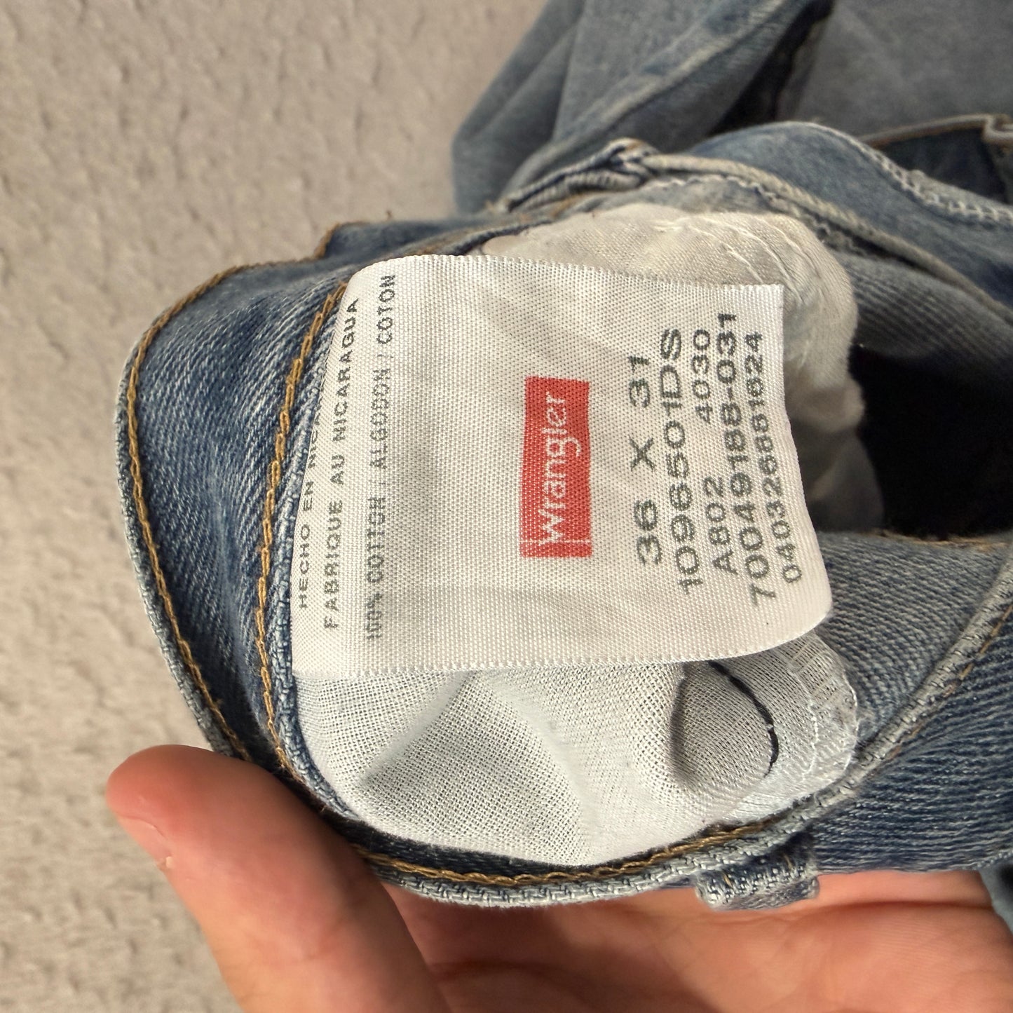 Wrangler Men's Blue Denim Jeans Straight Fit Pocket Zip-Fly Classic Size 36x31