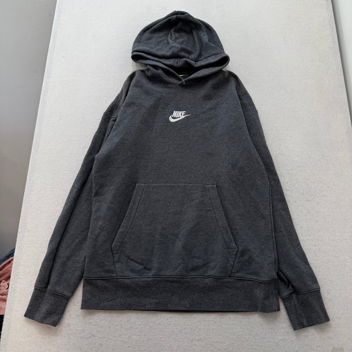 Nike Men's Gray Pullover Hoodie Long Sleeve Pocket Swoosh Logo Casual Y2k Size M
