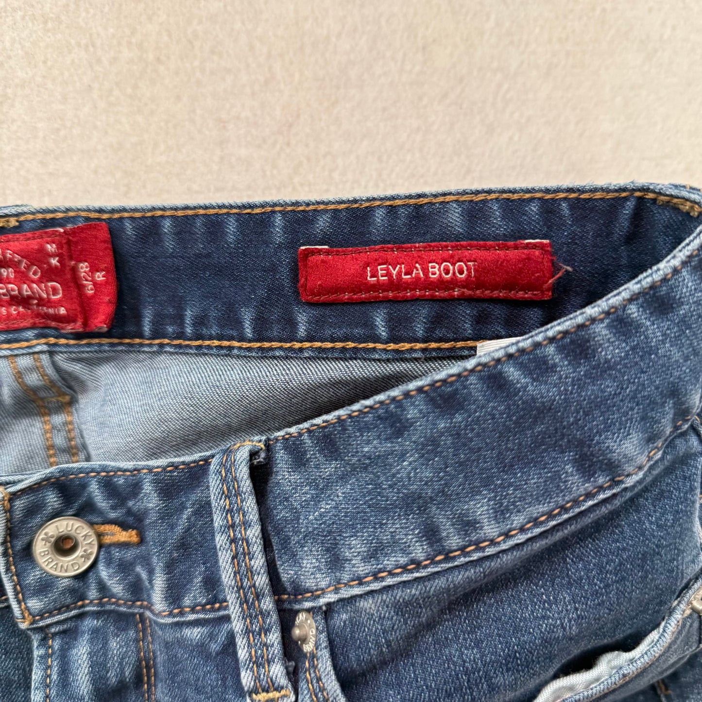 Lucky Brand Leyla Boot Womens Blue Denim Flared Jeans Back Snap Pockets Waist 28