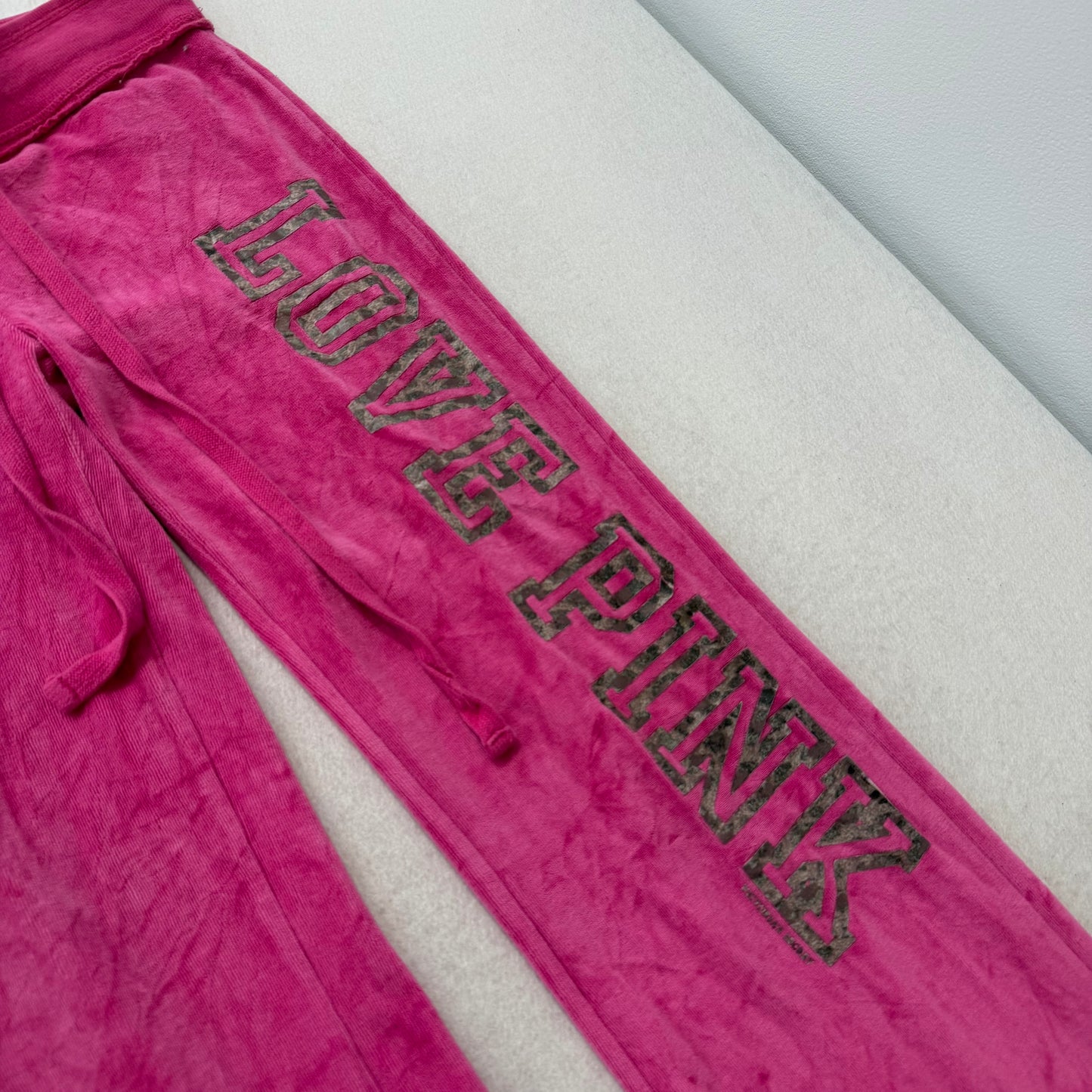 Vintage Victoria’s Secret PINK Love Pink Hot Pink Camo Velour Flare Pants Size XS