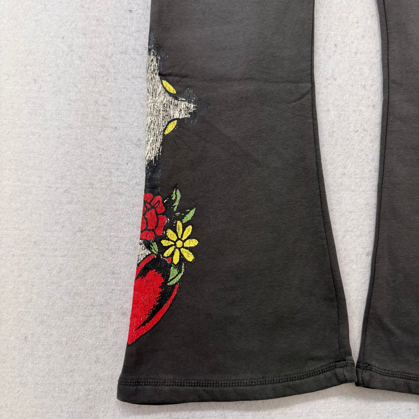 Ed Hardy Women Dark Gray Cotton Blend Flare Sweatpant Red Hearts Graphic Size XL