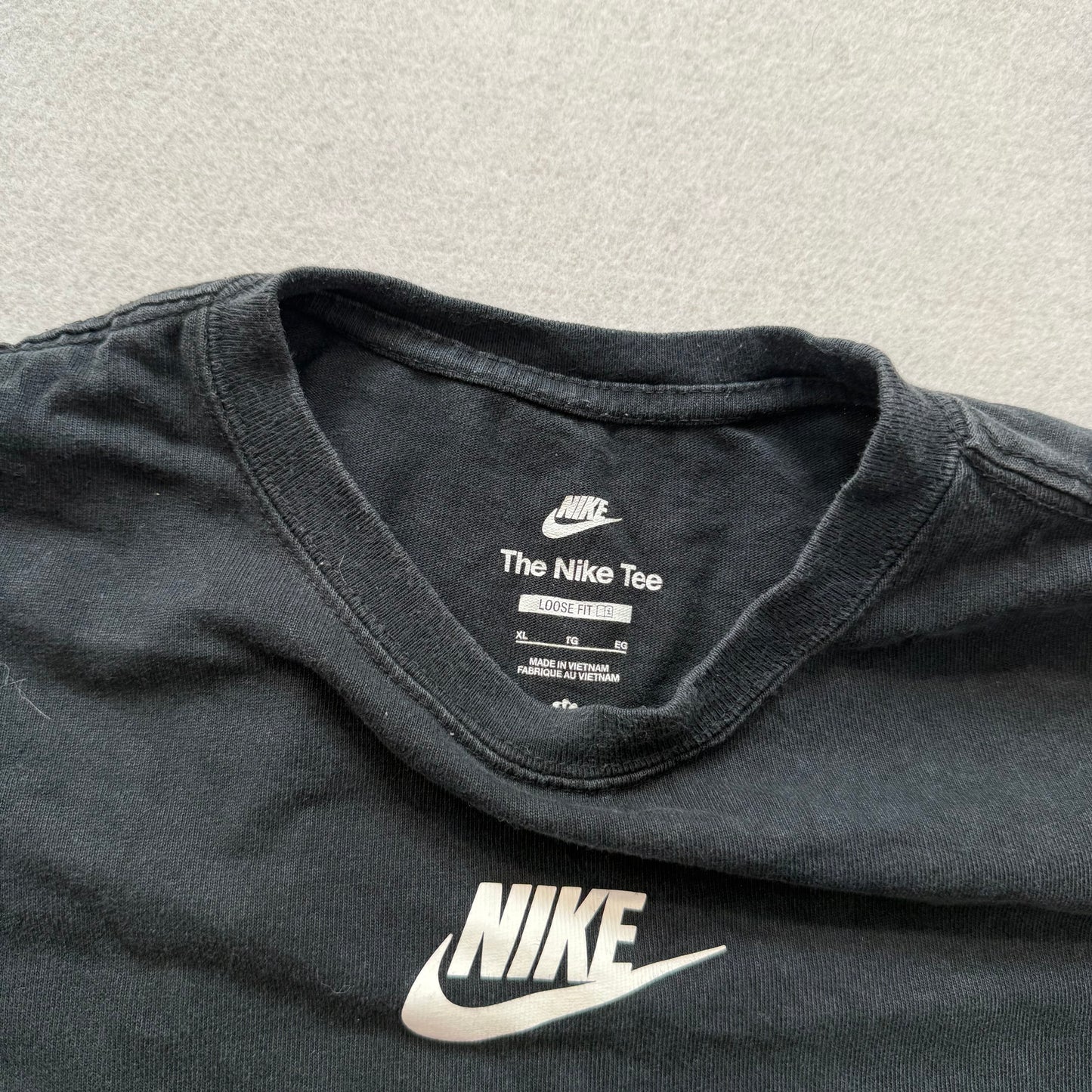 Nike Men's Jet Black Loose Fit T-Shirt Short Sleeves Crewneck Logo Print Size XL