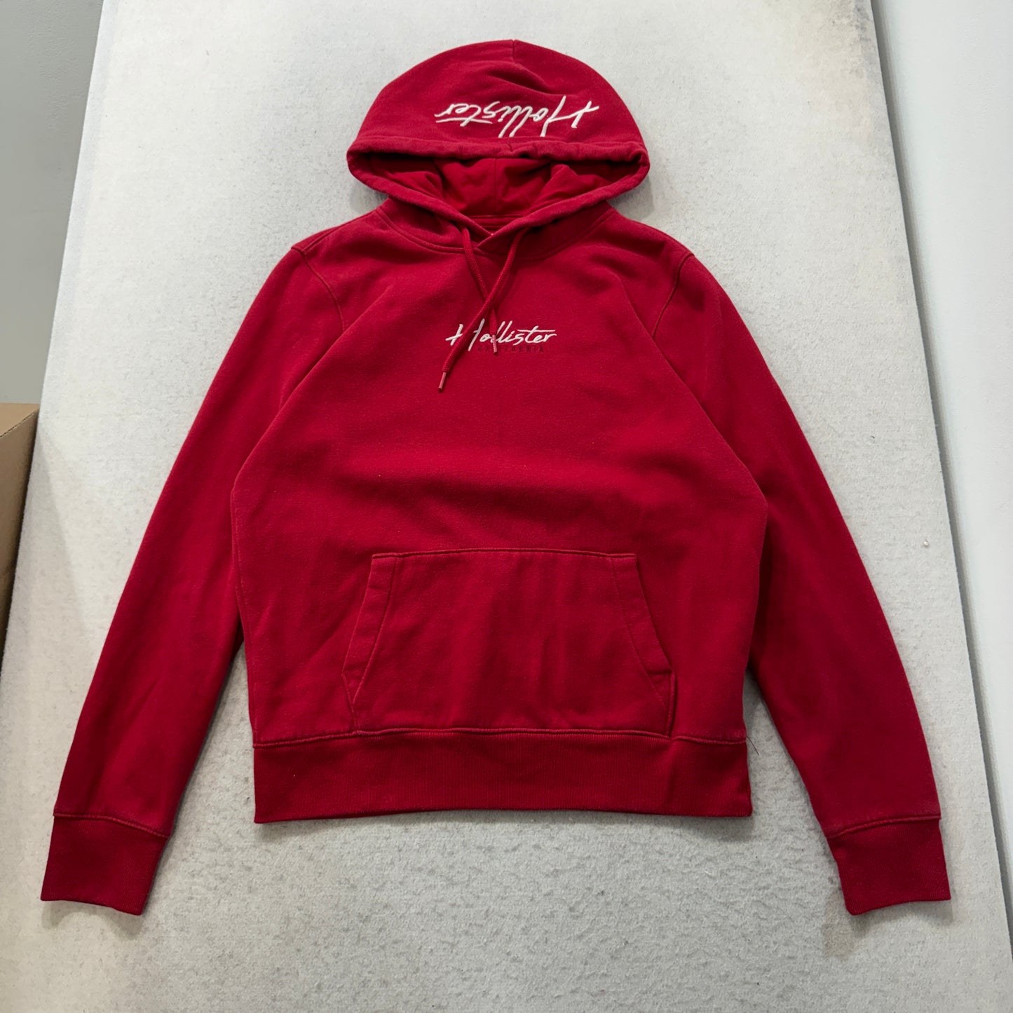 Hollister Must-Have Collection Men Red Pullover Hoodie Pockets Drawstring Size M