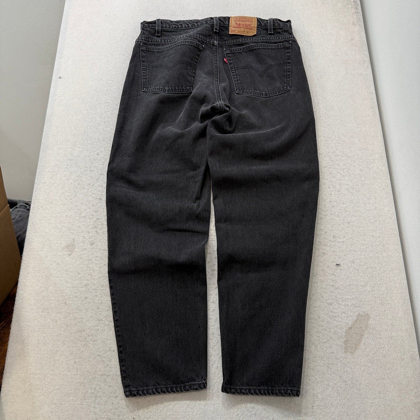 Vintage Levi's 550 Men's Black Tapered Leg Denim Jeans Relaxed Fit Size W38xL32