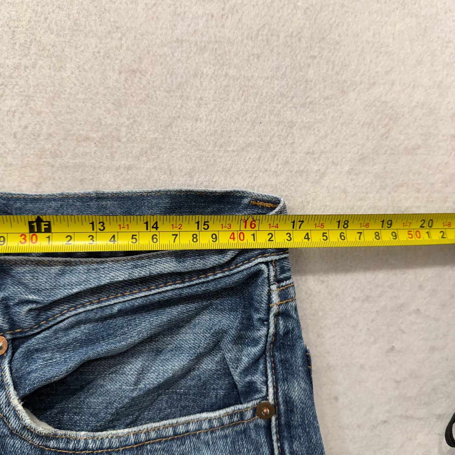 Polo Ralph Lauren Men's Medium Blue Denim Straight Leg Distressed Jeans Size 32