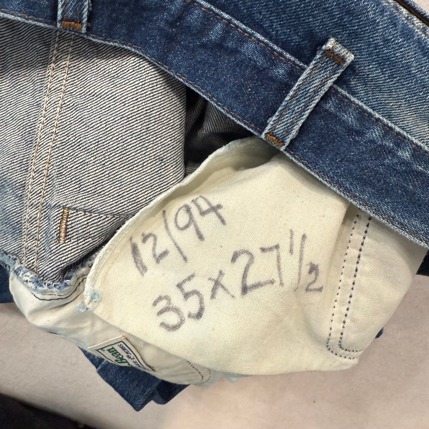 L.L.Bean Mens Medium Blue Whiskering Denim Straight Leg Jeans Streetwear Size 35