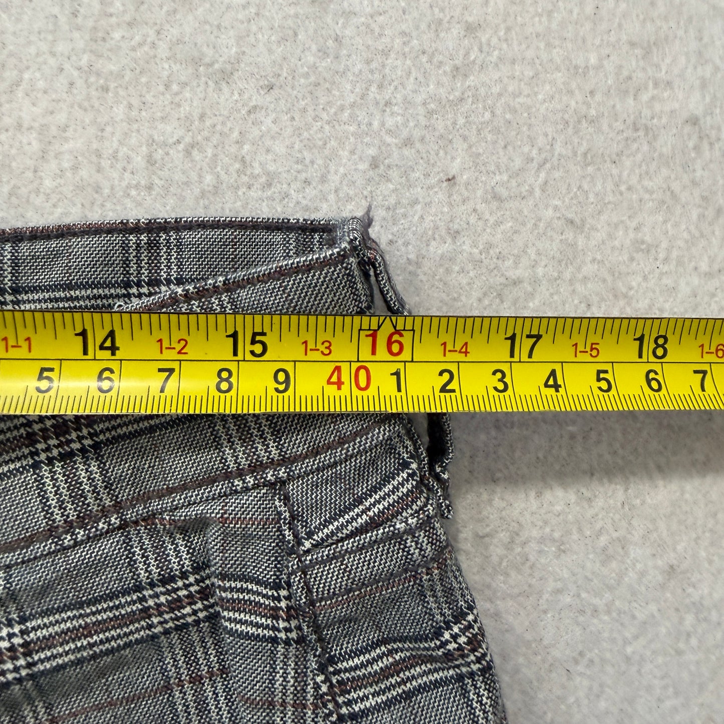 American Eagle Men's Grey Plaid Straight Leg Pants Pockets Classic Y2K Size W32