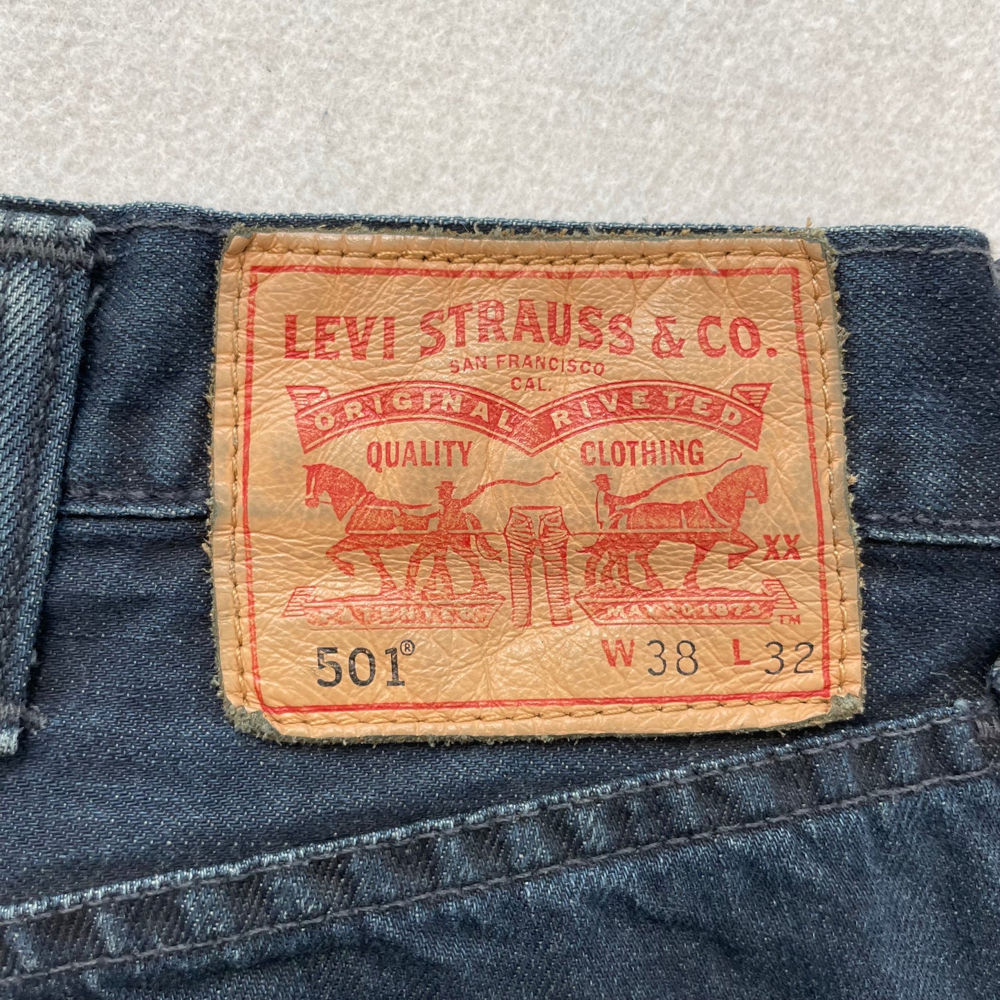 Levi's 501 Classic Original Fit Men's Blue Denim Jeans Button Fly Size 38x32