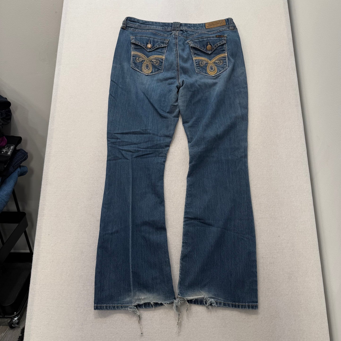 Seven7 Blue Denim Bootcut Jeans Embroidered Flap Back Pockets Size 16