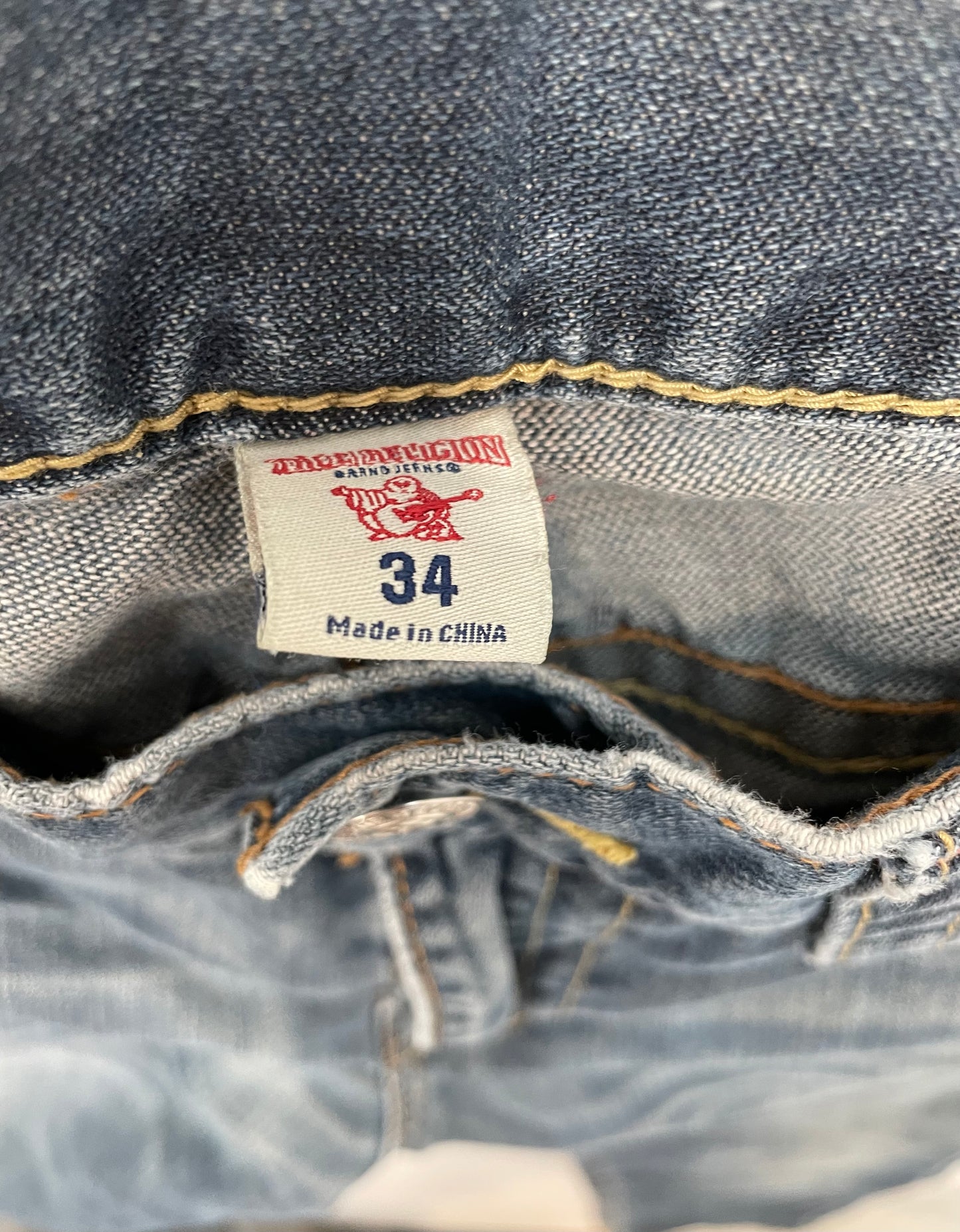 True Religion Blue Denim Jeans Straight Leg Horseshoe Stitch Back Flap Pockets Logo Patch Size 34