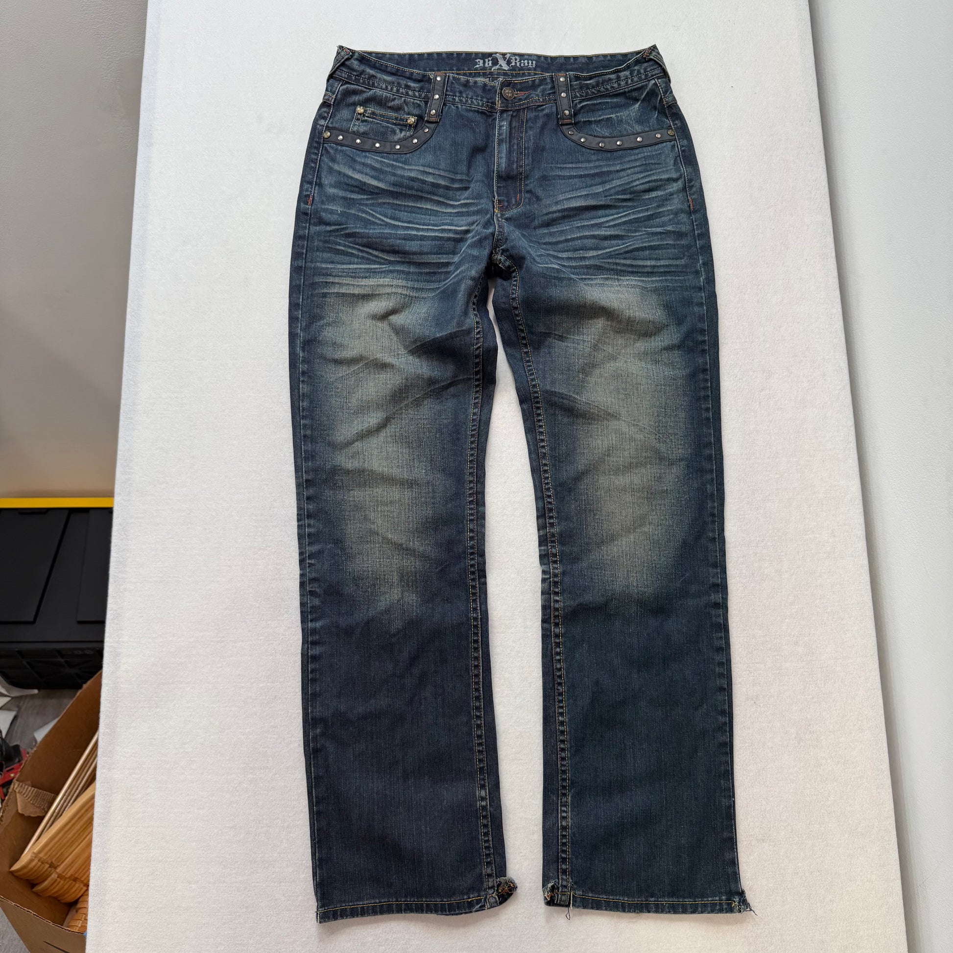 XRay denim blue studded pocket straight leg jeans size 36x32 - Clean Curriculums 