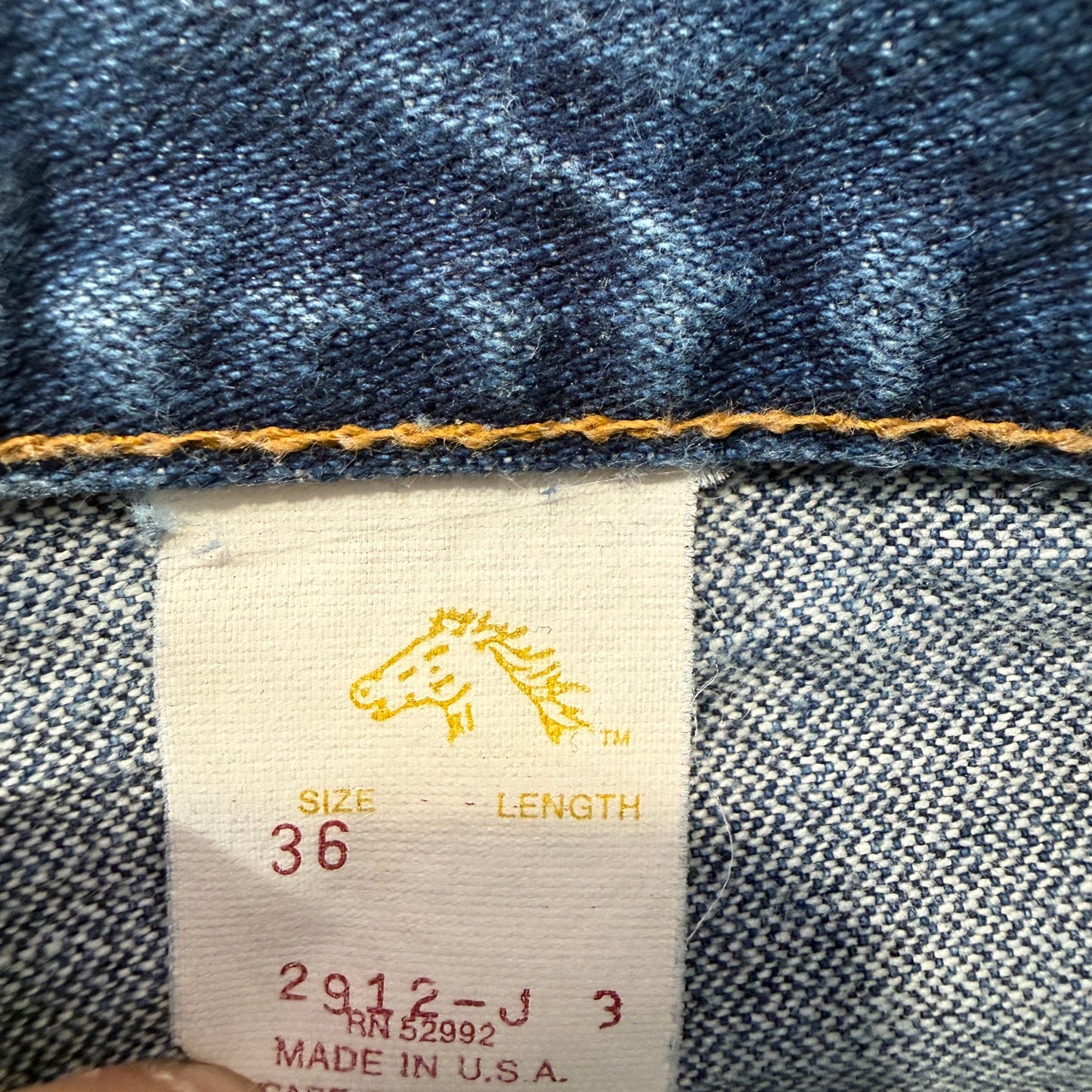 Vintage Jordache Men's Blue Denim Jeans Pockets Zip-Fly Logo Made in USA Size 36