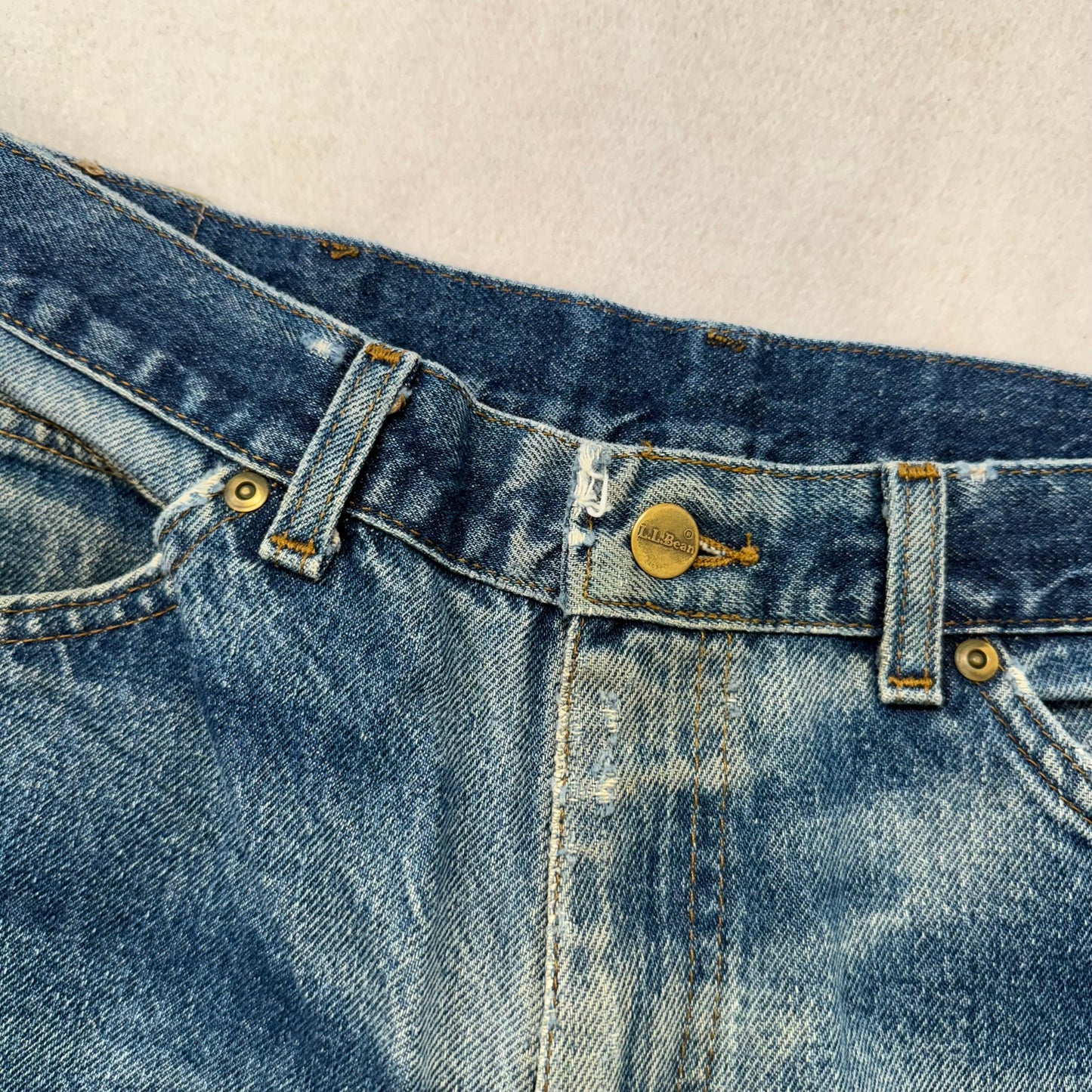 L.L.Bean Mens Medium Blue Whiskering Denim Straight Leg Jeans Streetwear Size 35