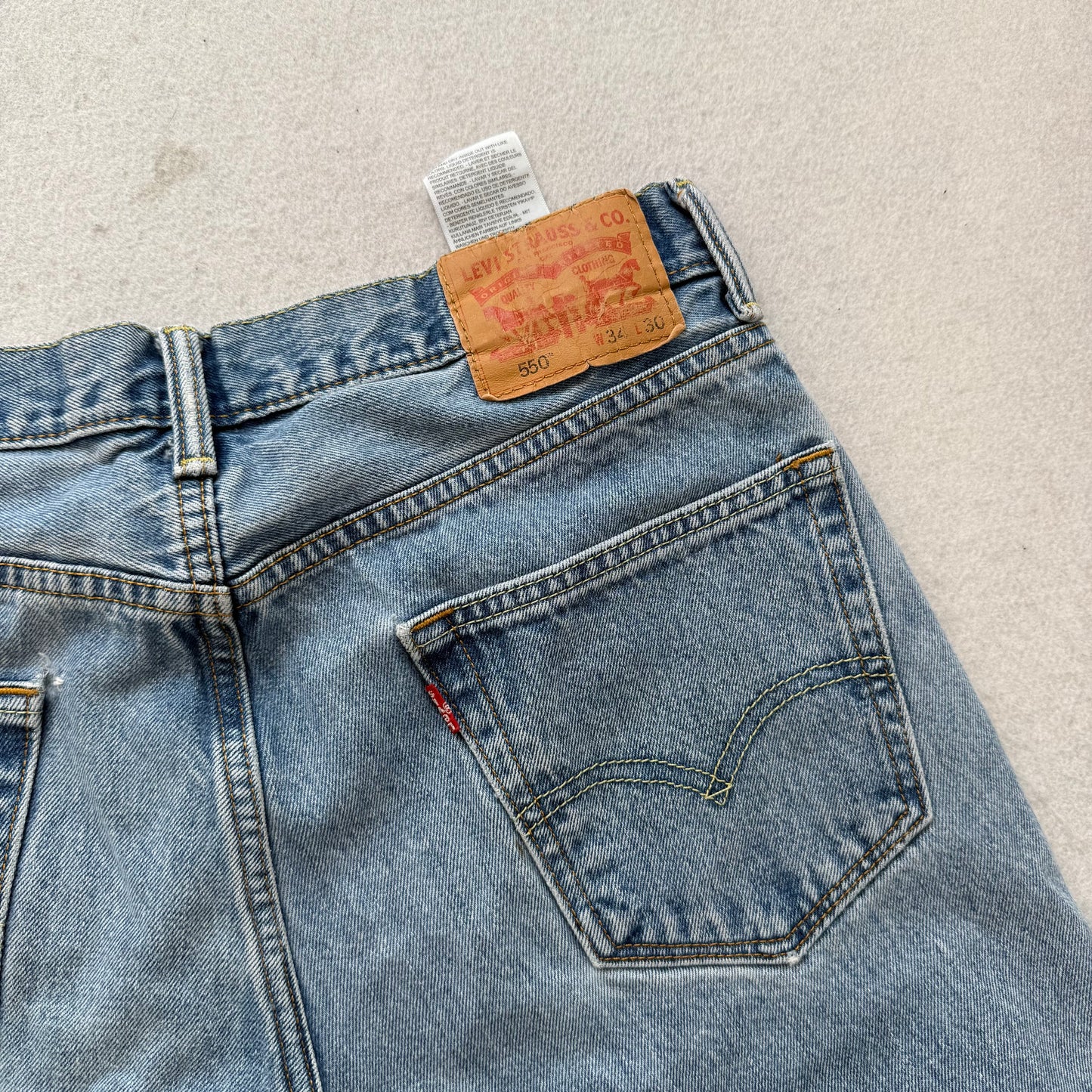 Levi's 550 Classic Relaxed Fit Men's Blue Light Wash Denim Jeans Size 34x30