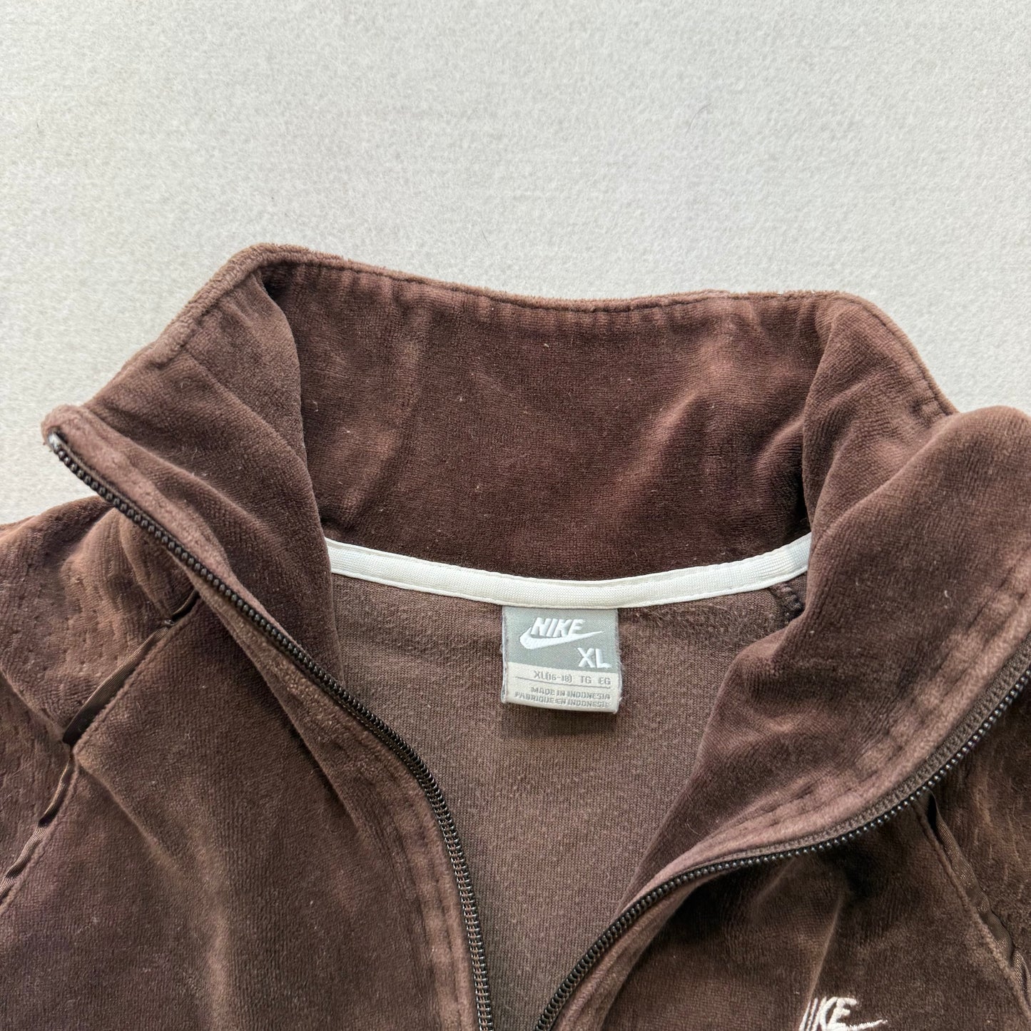 Nike Women's Brown Velour Full Zip Track Jacket Raglan Sleeves Logo Y2K Size XL