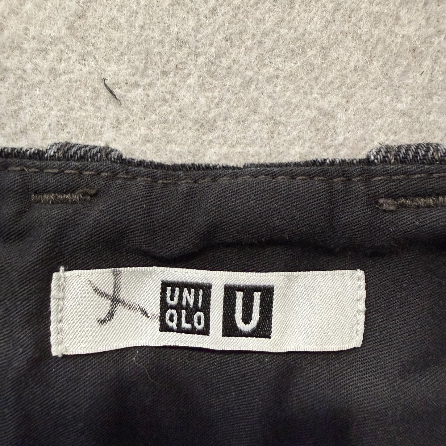 Uniqlo U Men's Black Denim Relaxed Fit Jeans Zip-Fly Pockets Classic Size W28