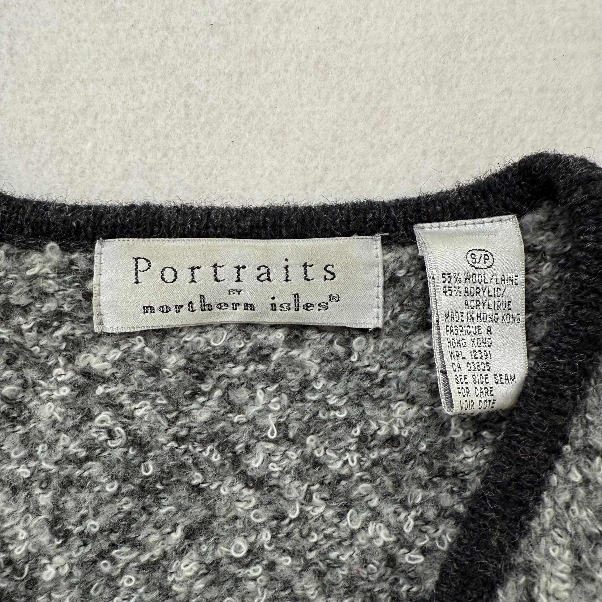 Portraits by Northern Isles Gray Patterned Button-Up Knit Vest Size Small - Clean Curriculums 