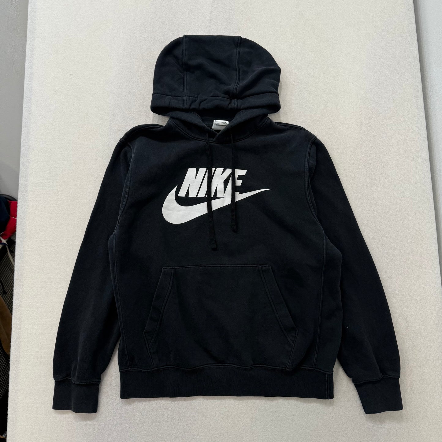 Nike Logo Pullover Hoodie Front Swoosh Graphic Streetwear Sweatshirt Size M