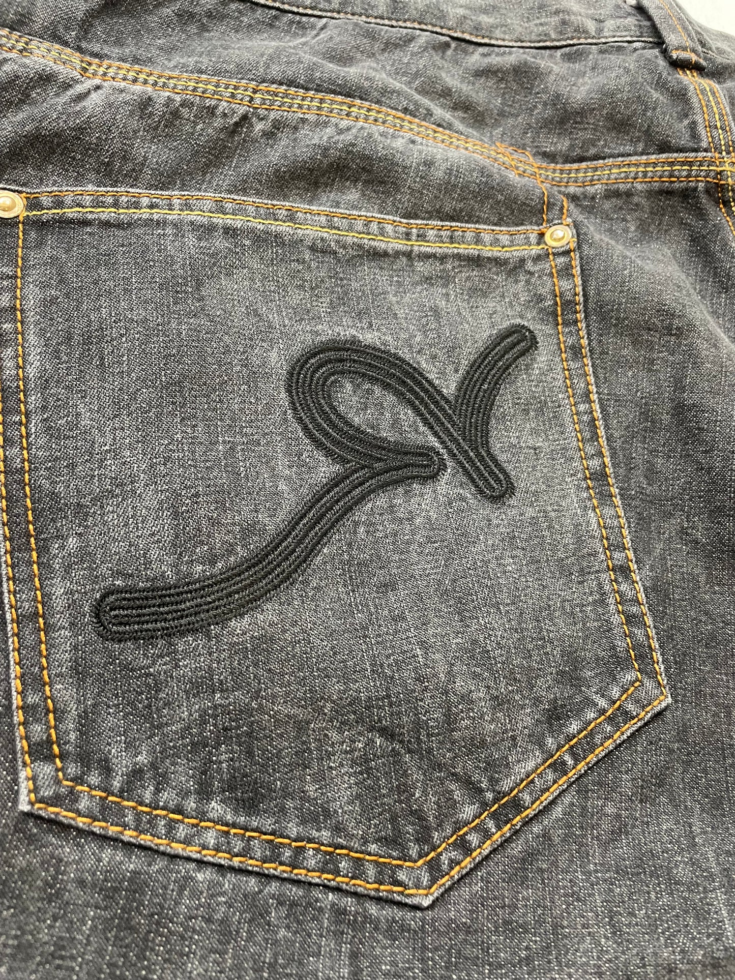 Rocawear Black Denim Jeans Straight Leg Embroidered Logo Back Pocket Size 48