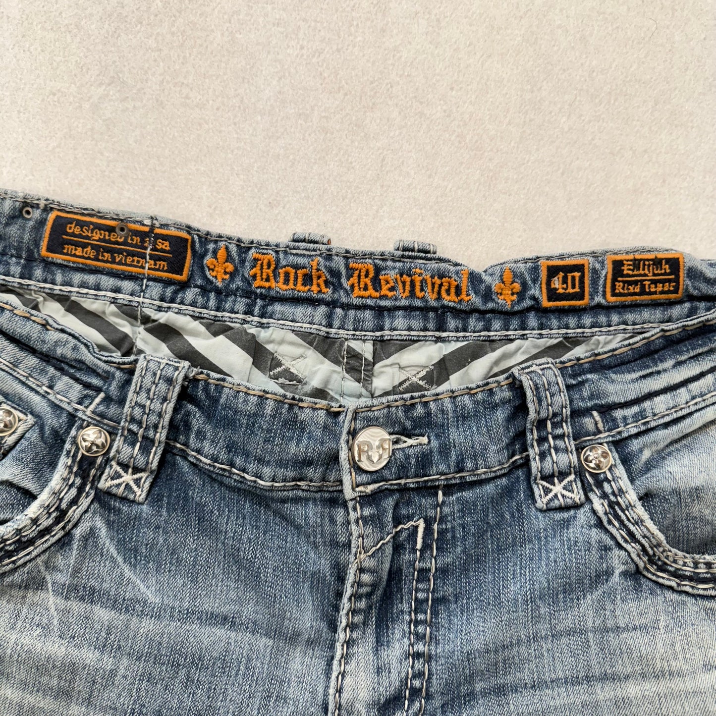 Rock Revival Light Washed Denim Straight Jeans Fleur-de-lis Pockets Size 40