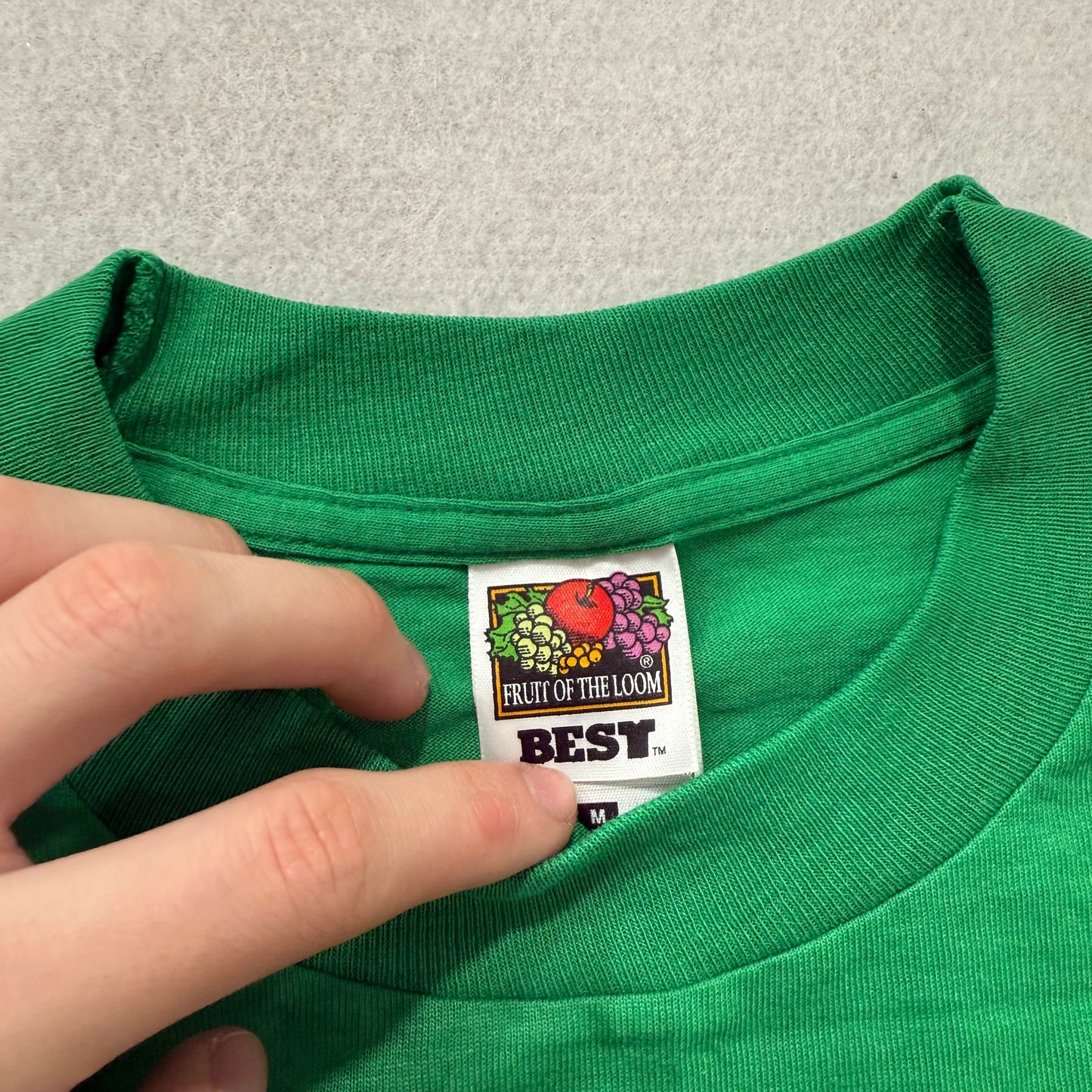 Fruit of the Loom Men's Kelly Green Cotton T-Shirt Short Sleeves Graphic Size M