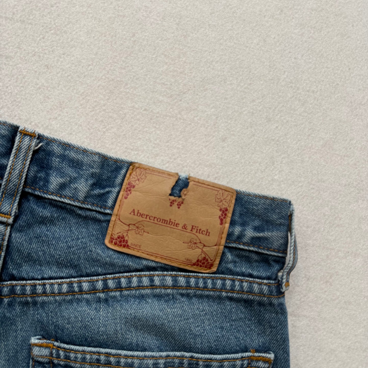 Abercrombie & Fitch blue denim shorts size 4