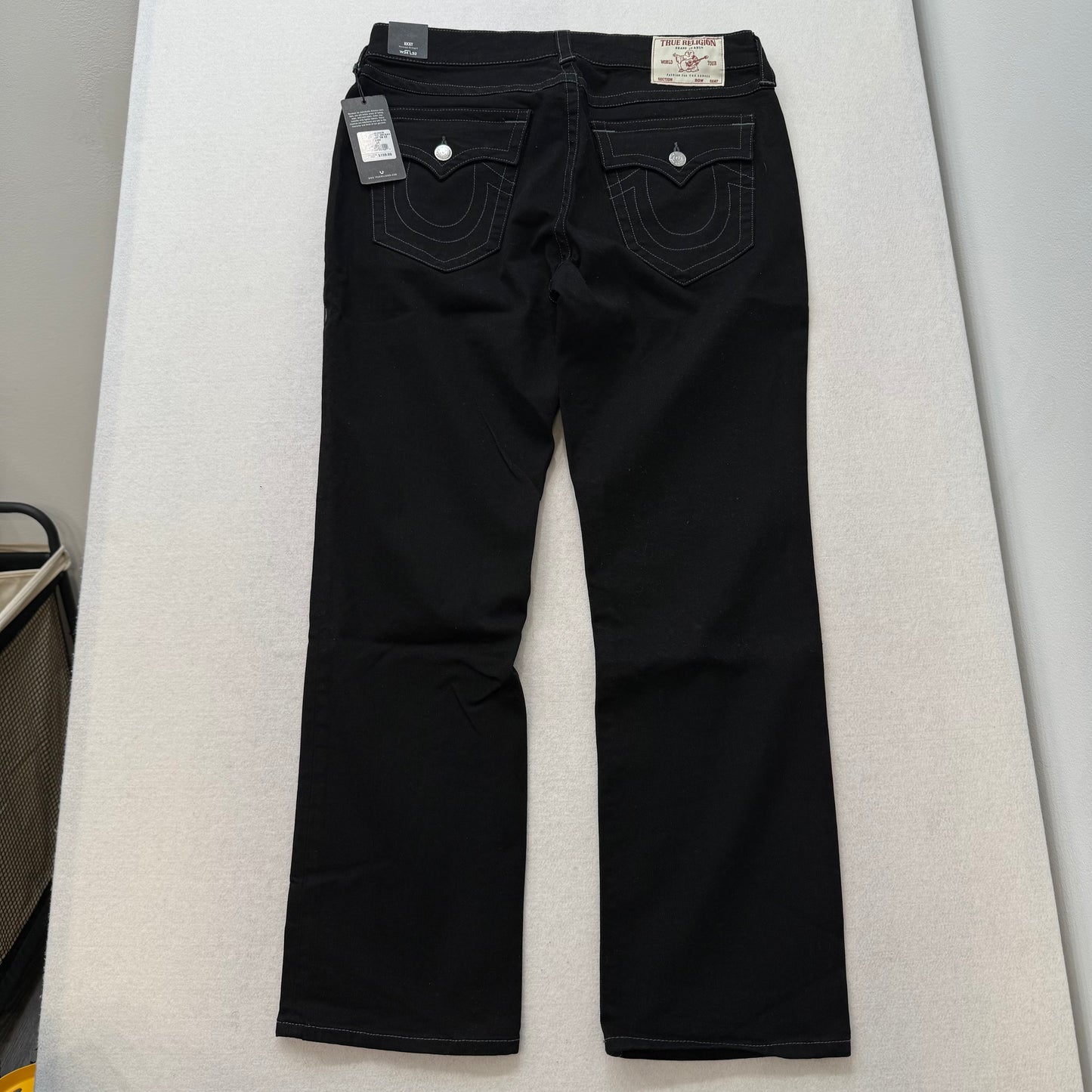 True Religion Ricky Straight Leg Black Denim Jeans Contrast Stitching Back Flap Pockets Size W34 L32