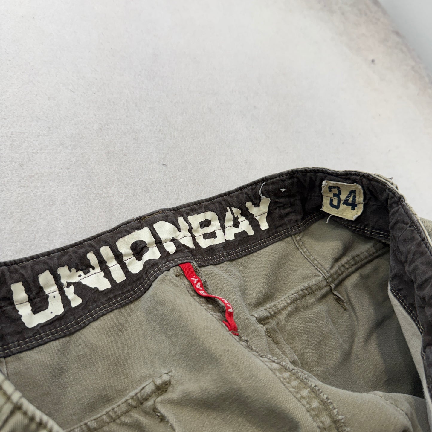 Unionbay Men's Sage Green Cargo Pants Drawstring Pockets Zip-Fly Relaxed Size 34