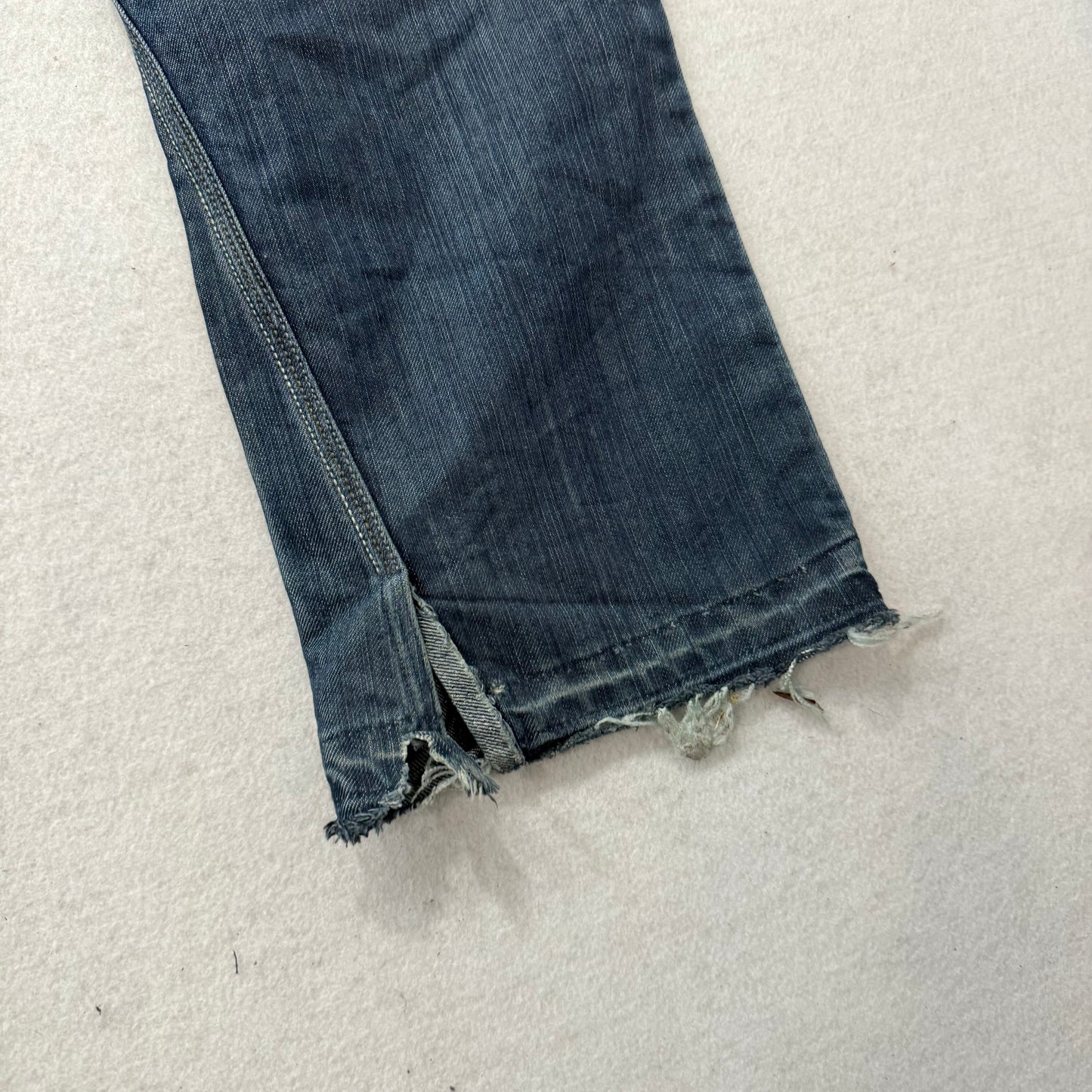 Levi's 514 Men's Blue Denim Slim Straight Jeans Button-Flap Back Pockets Size 30